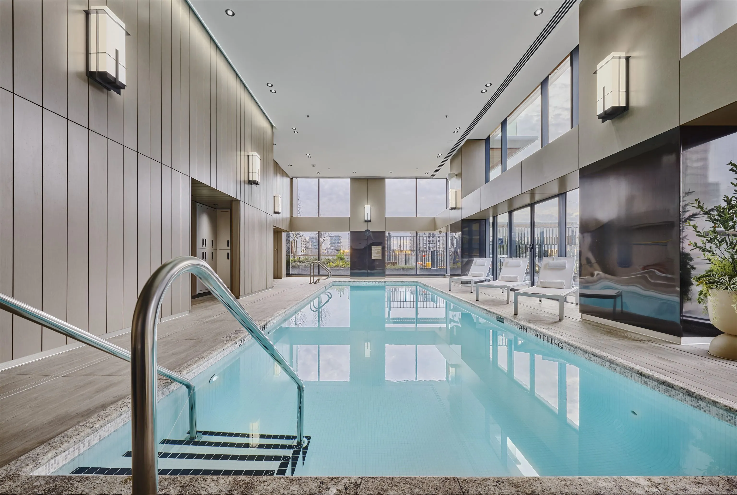 1005 1482 Robson Street