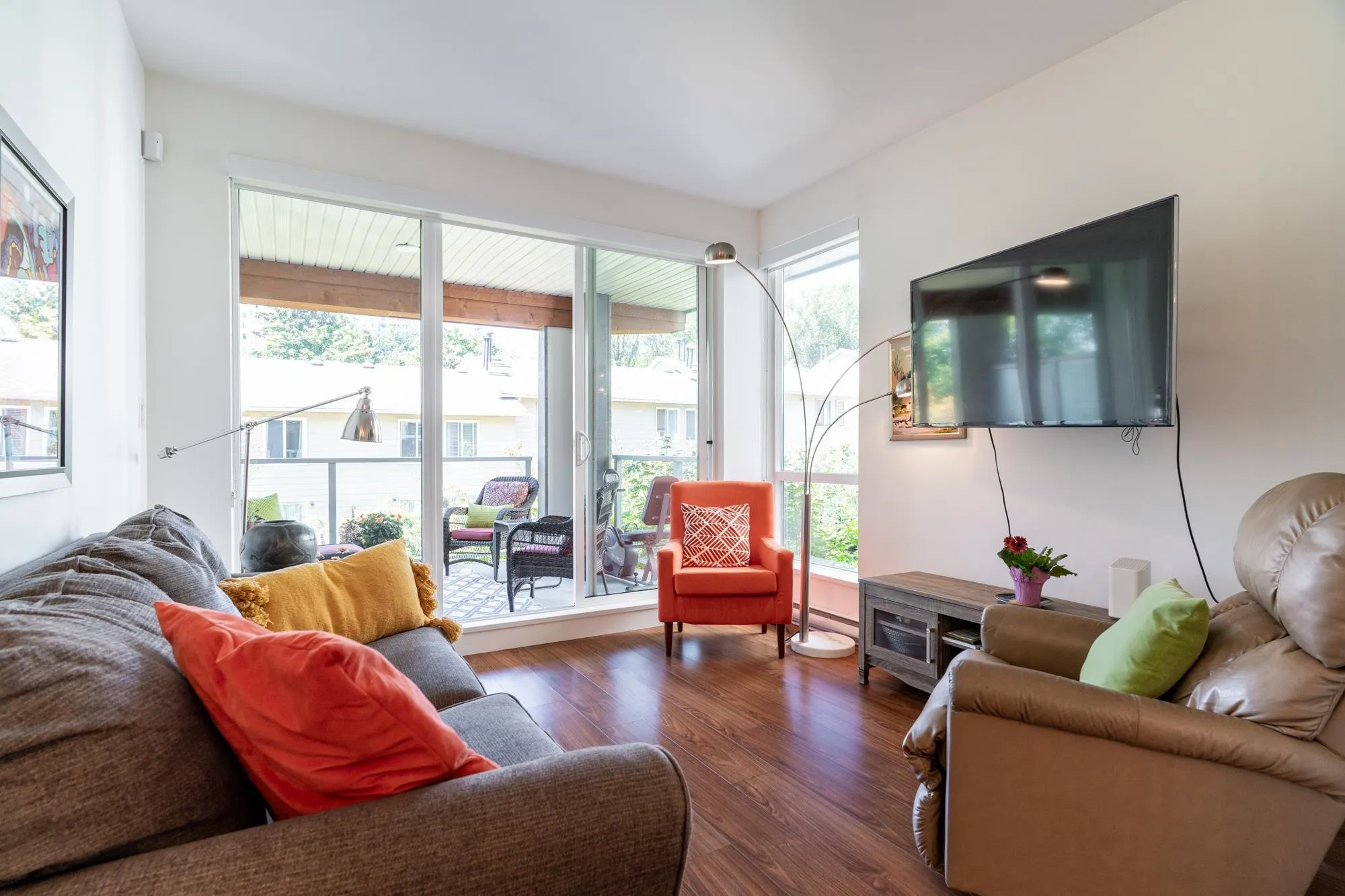 306 5460 Broadway
