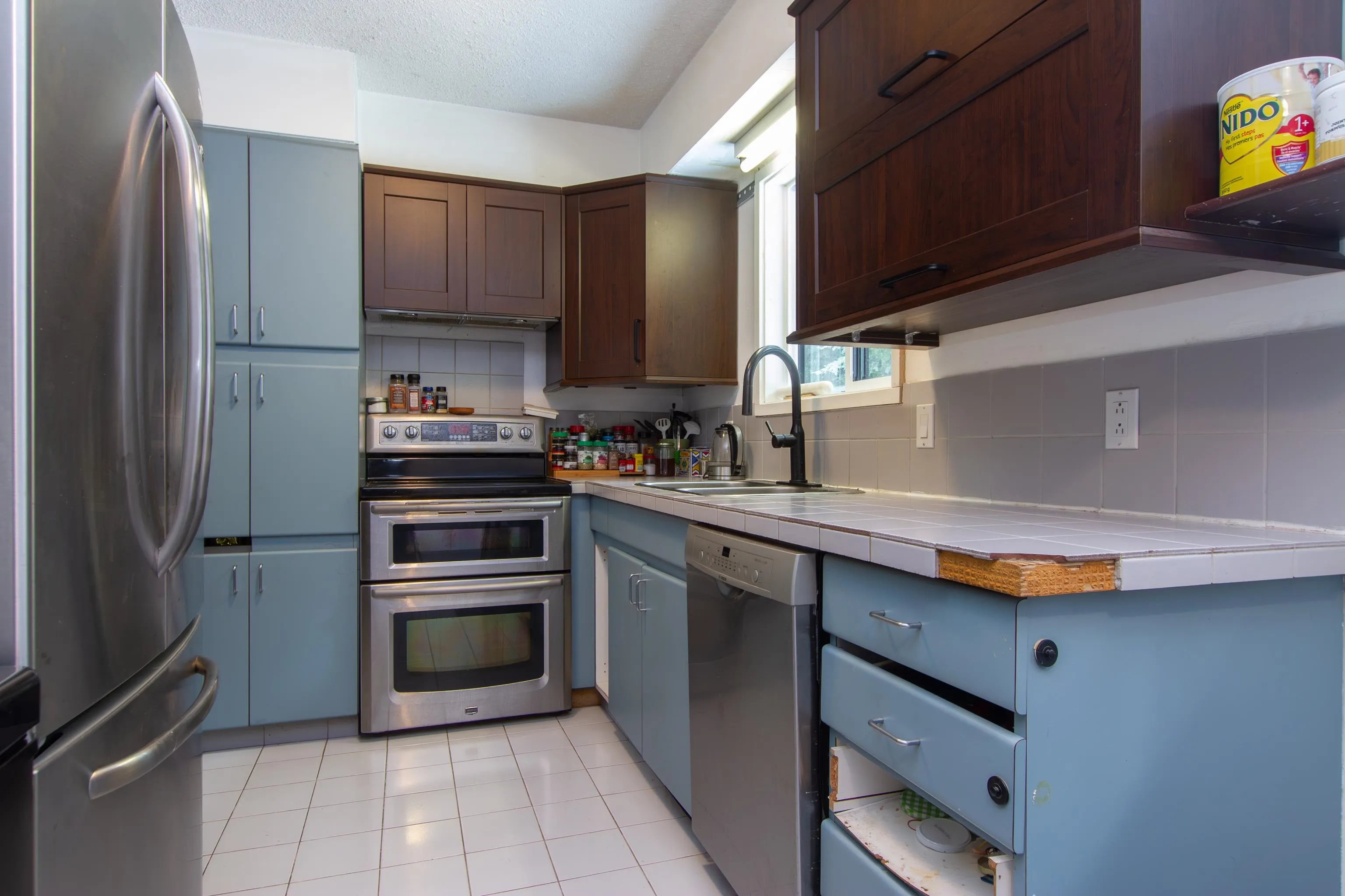 3106 Tyrol Crescent