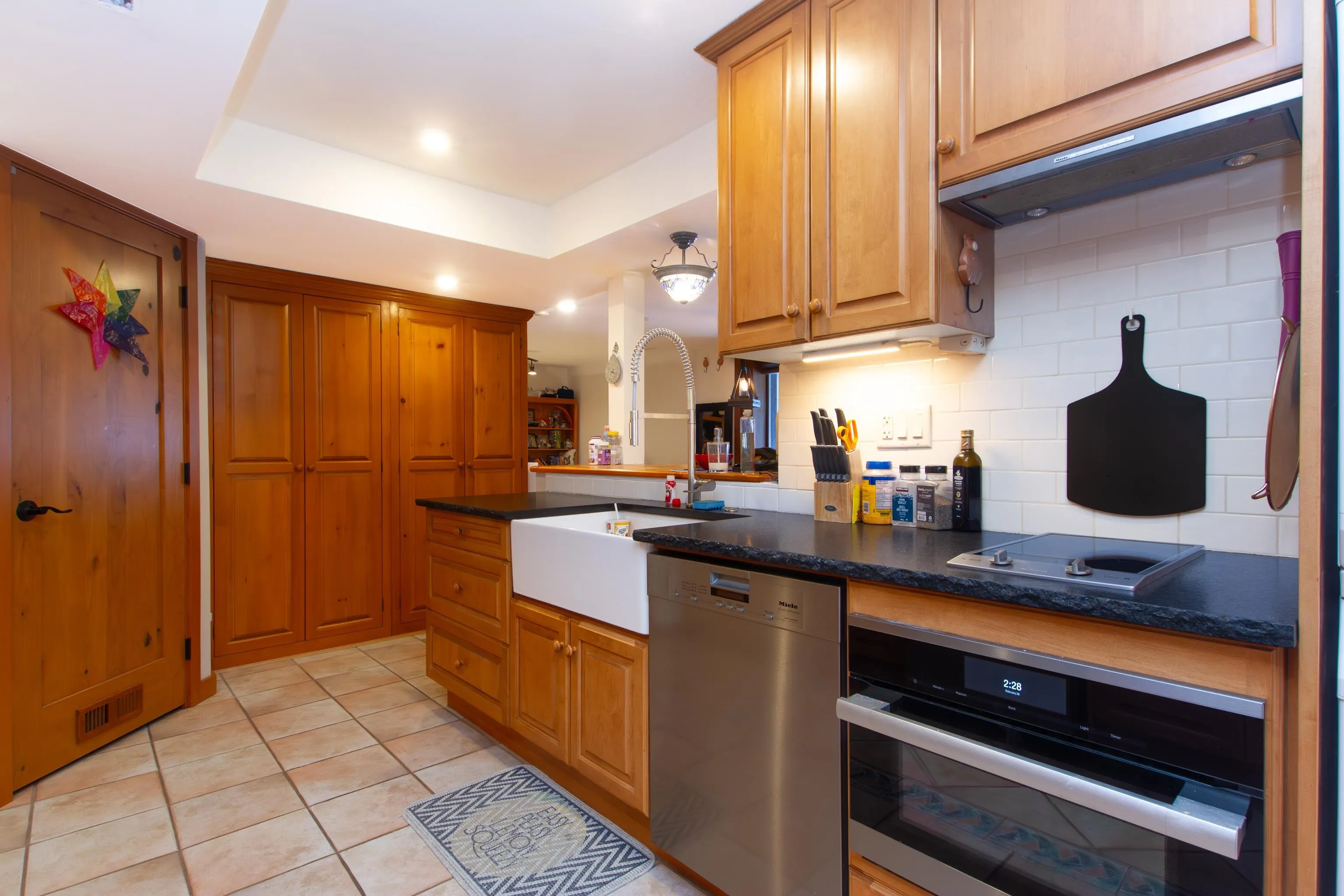 3106 Tyrol Crescent