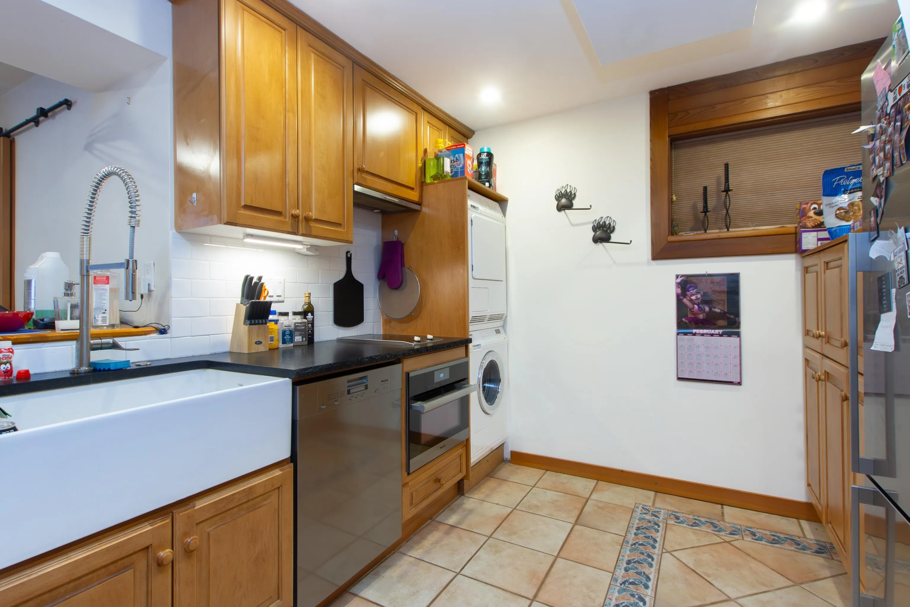 3106 Tyrol Crescent