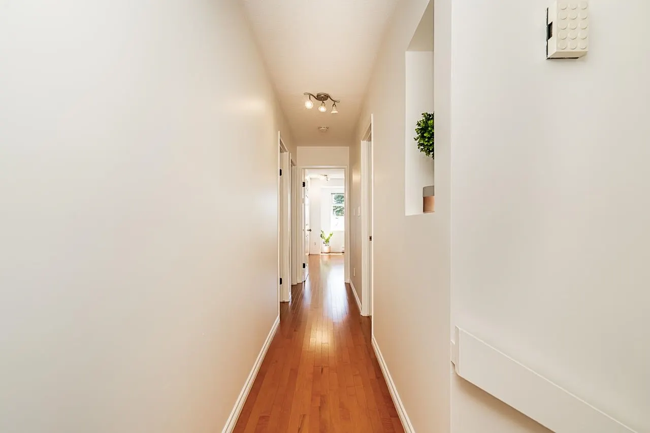 34 900 W 17th Street