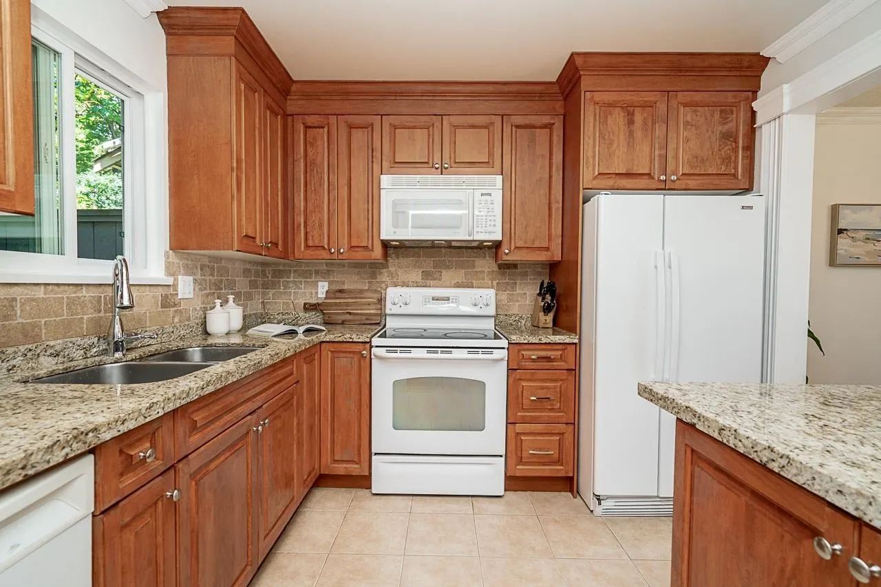 34 900 W 17th Street