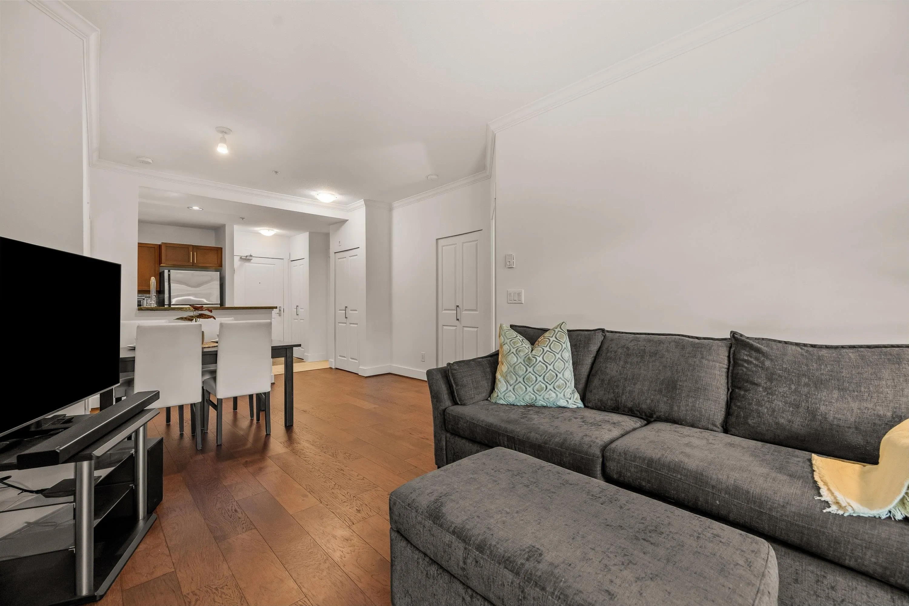 120 6328 Larkin Drive