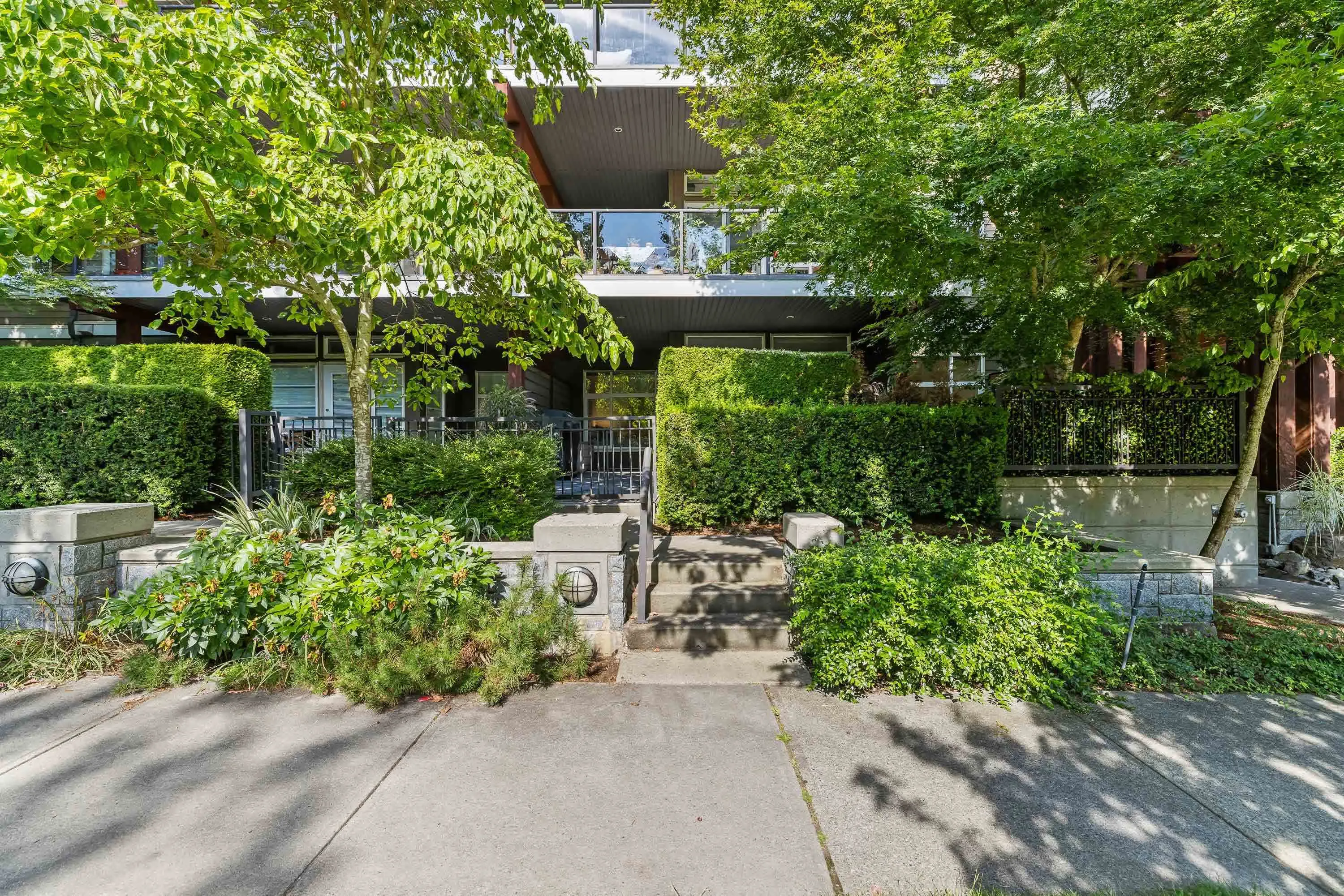 120 6328 Larkin Drive