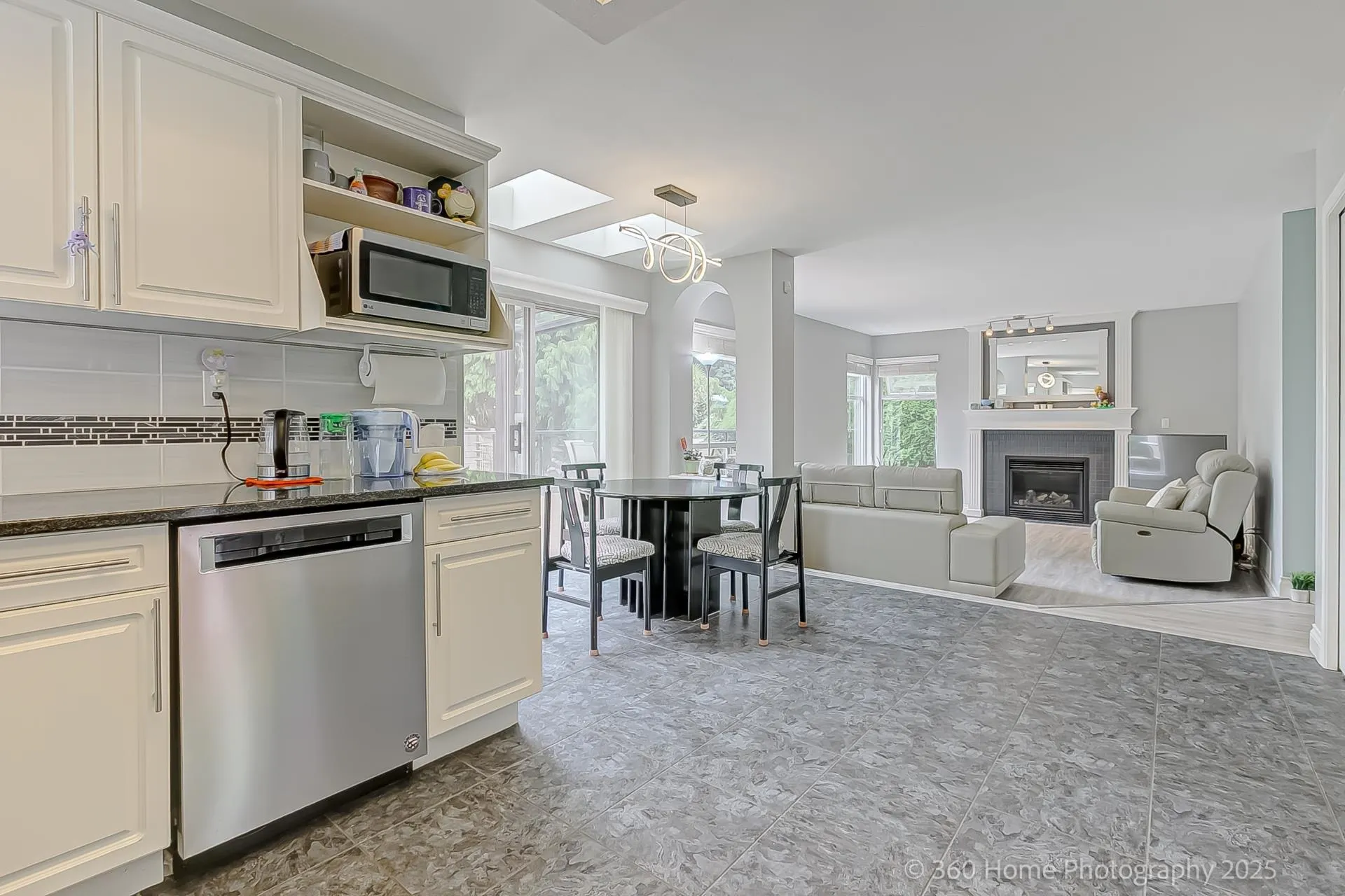 19088 63b Avenue