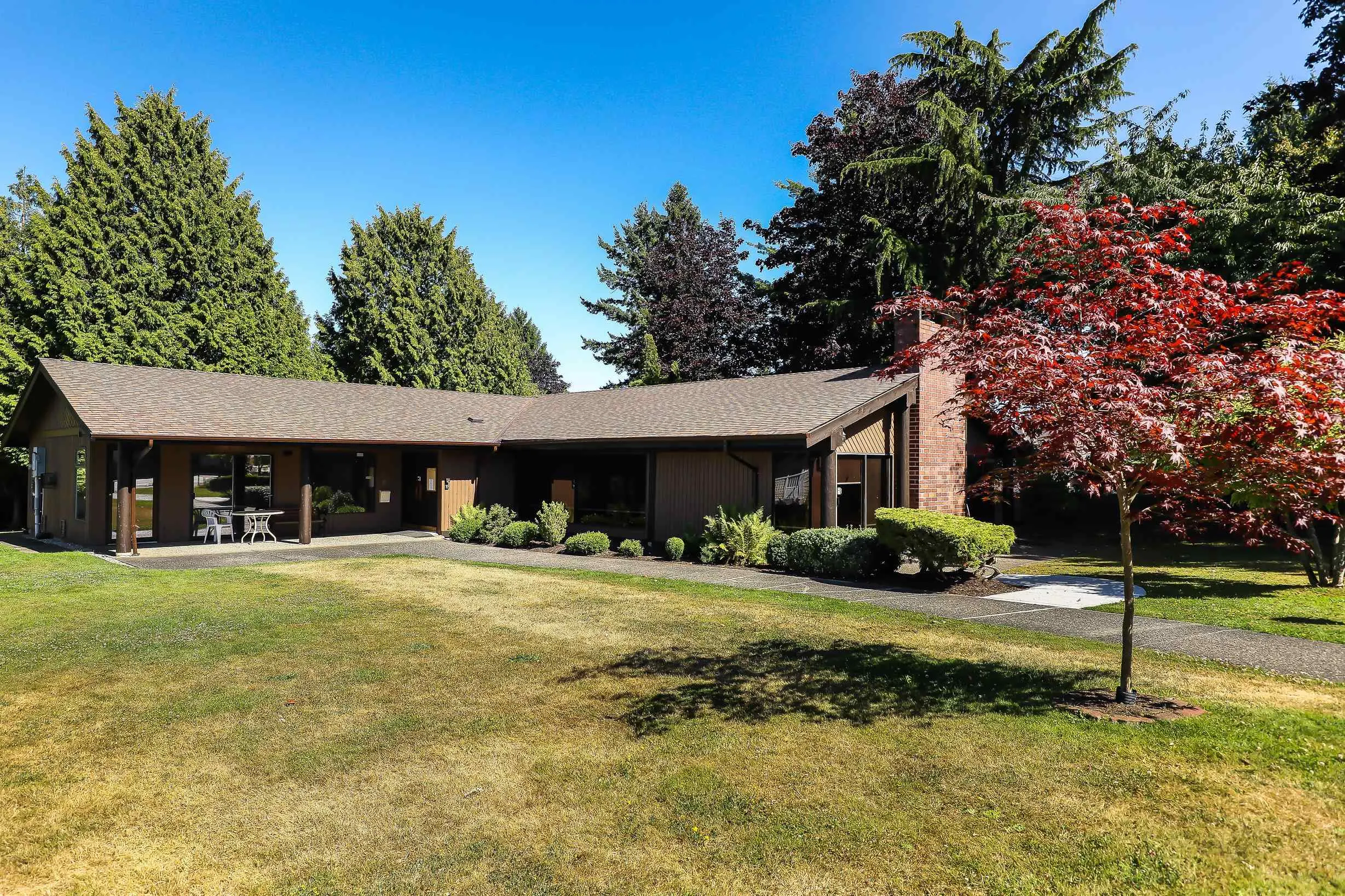 43 15875 20 Avenue