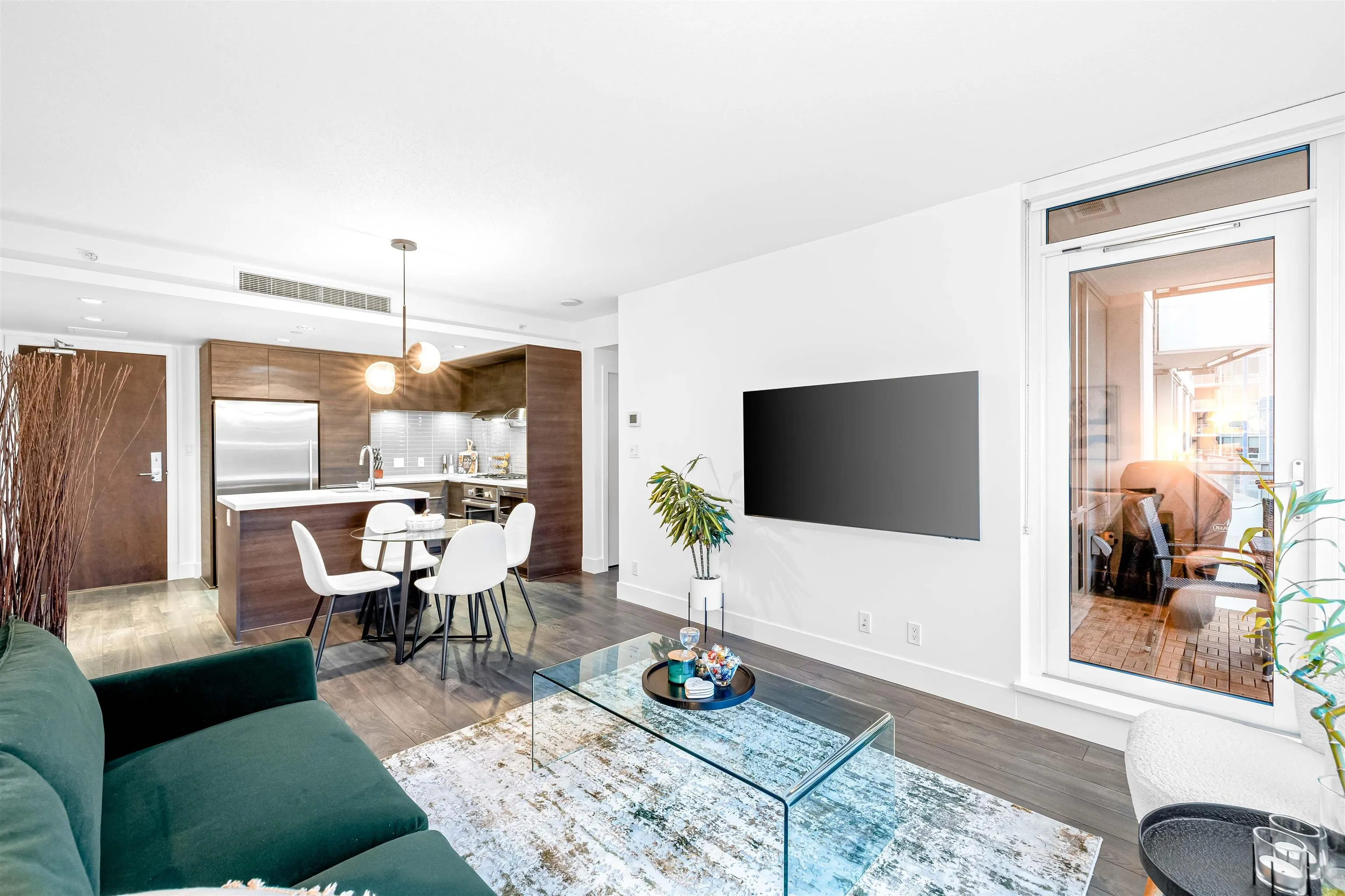 1401 1550 Fern Street