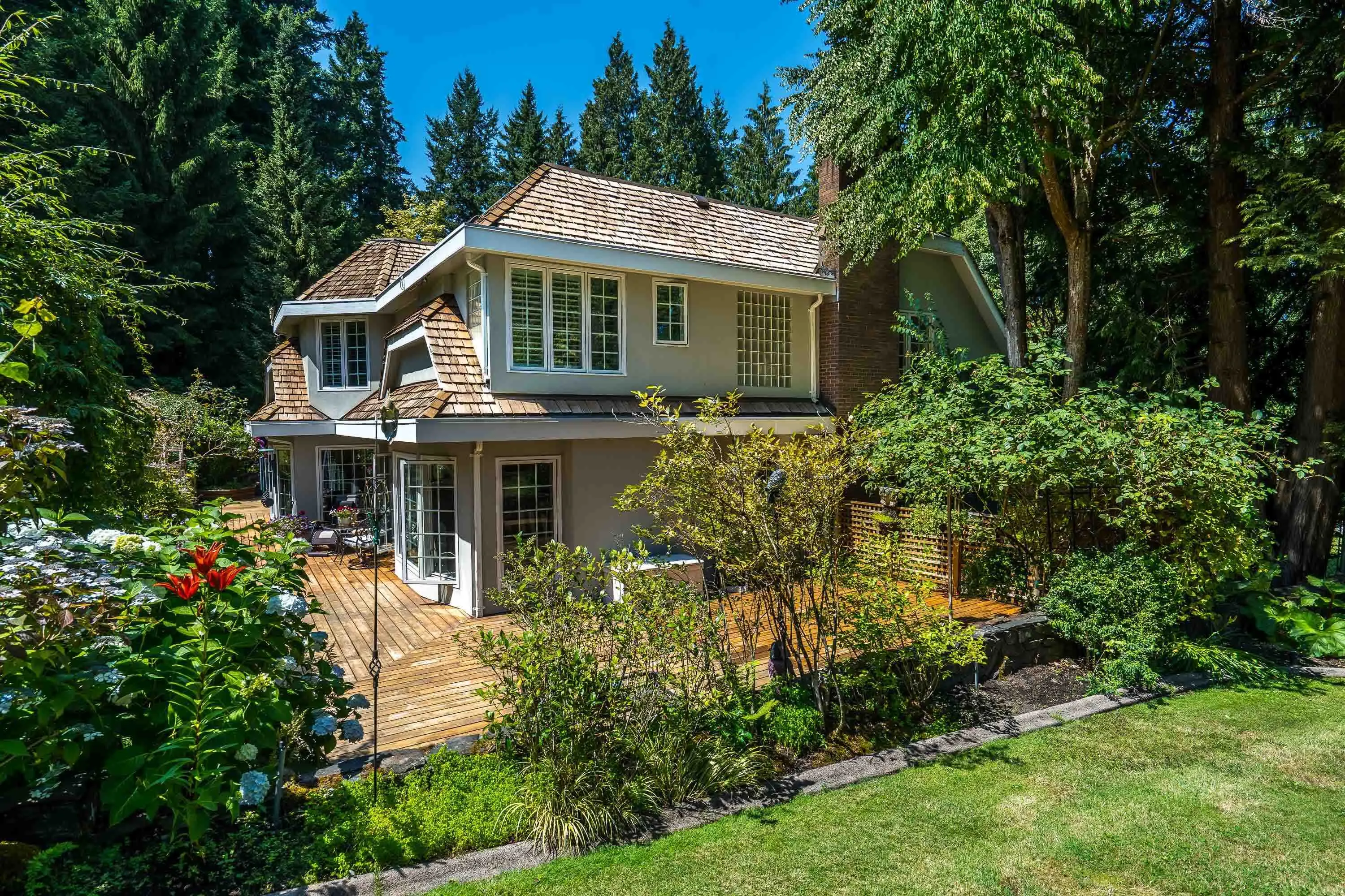 14042 28 Avenue