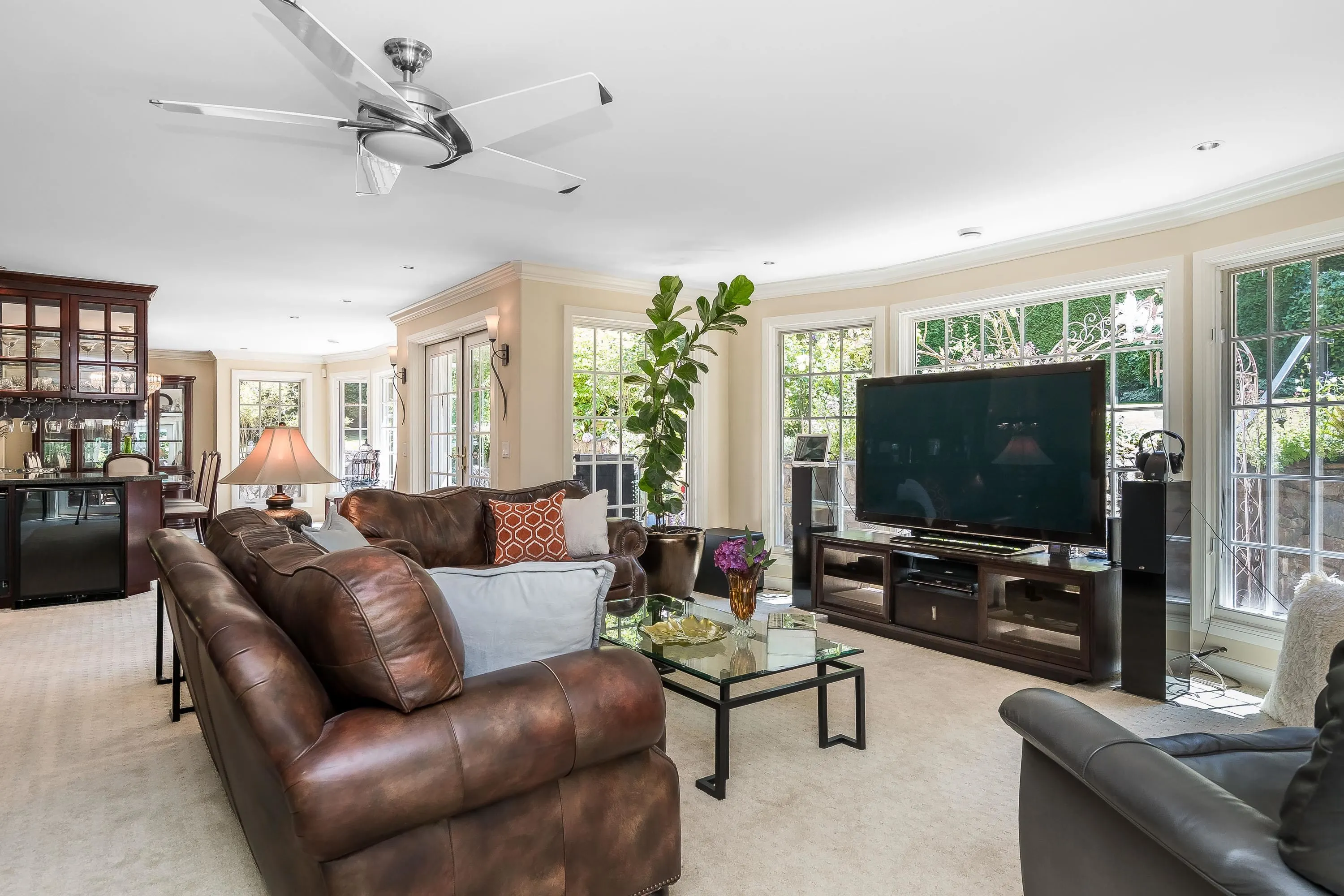 14042 28 Avenue