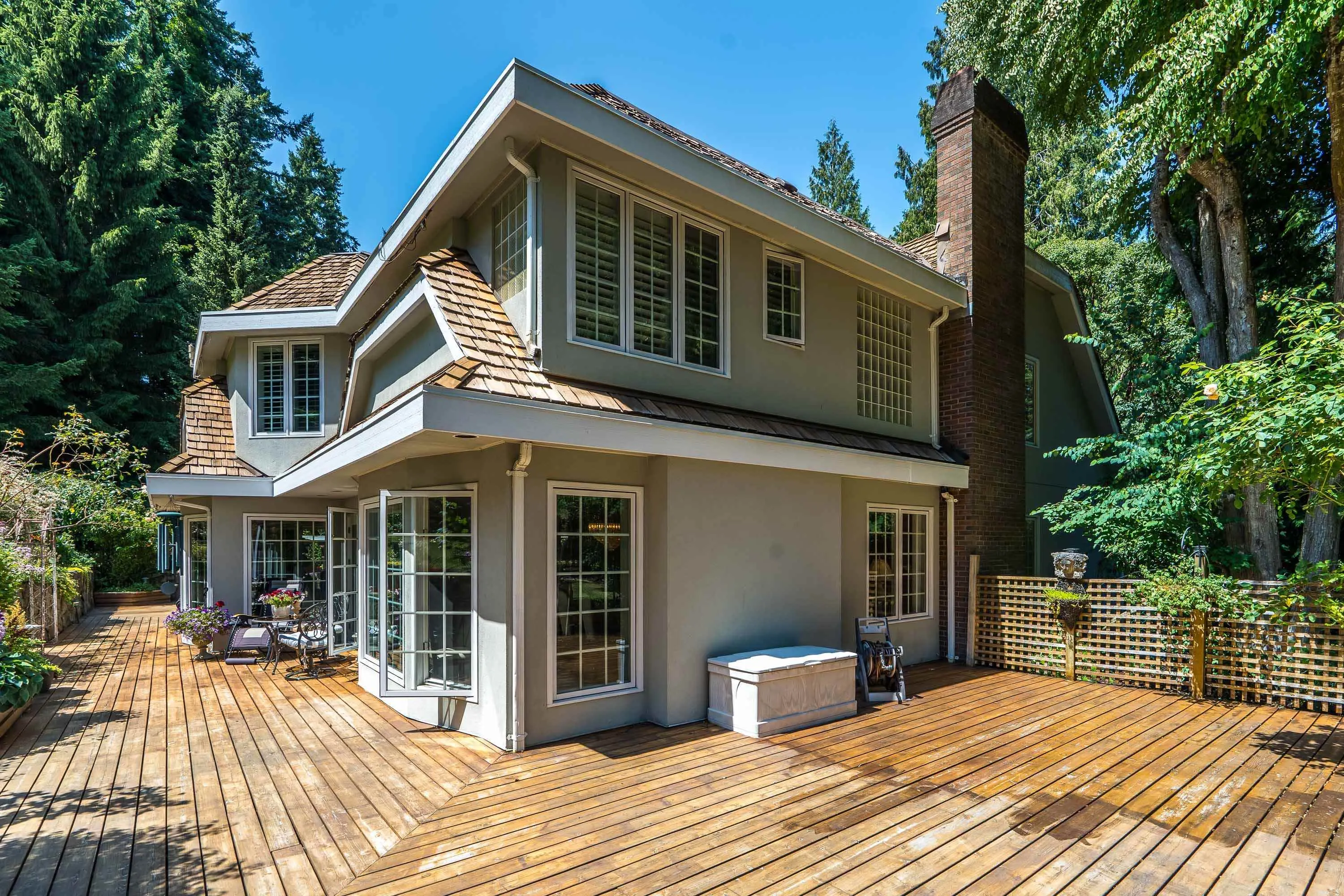 14042 28 Avenue