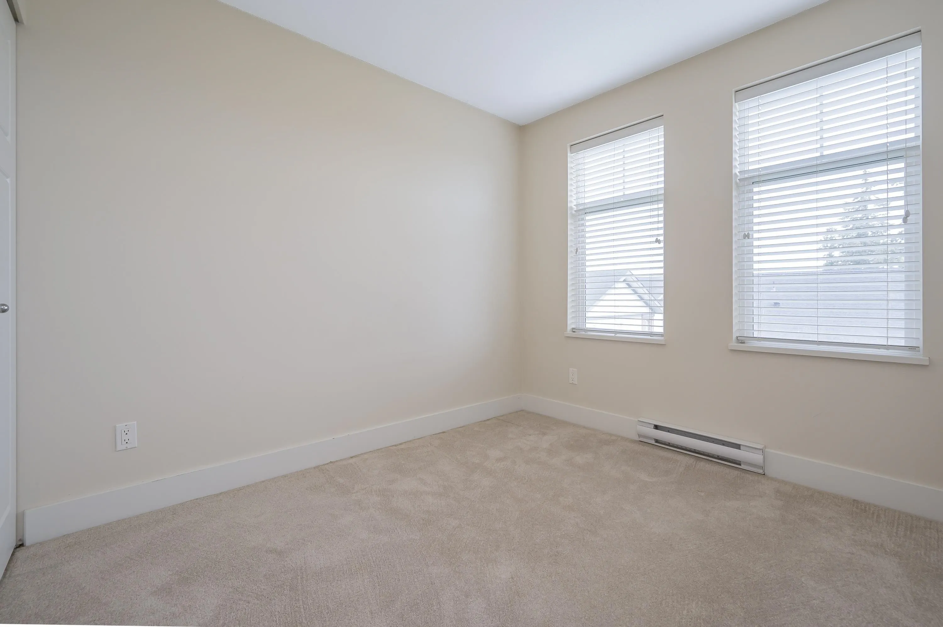 93 15833 26 Avenue