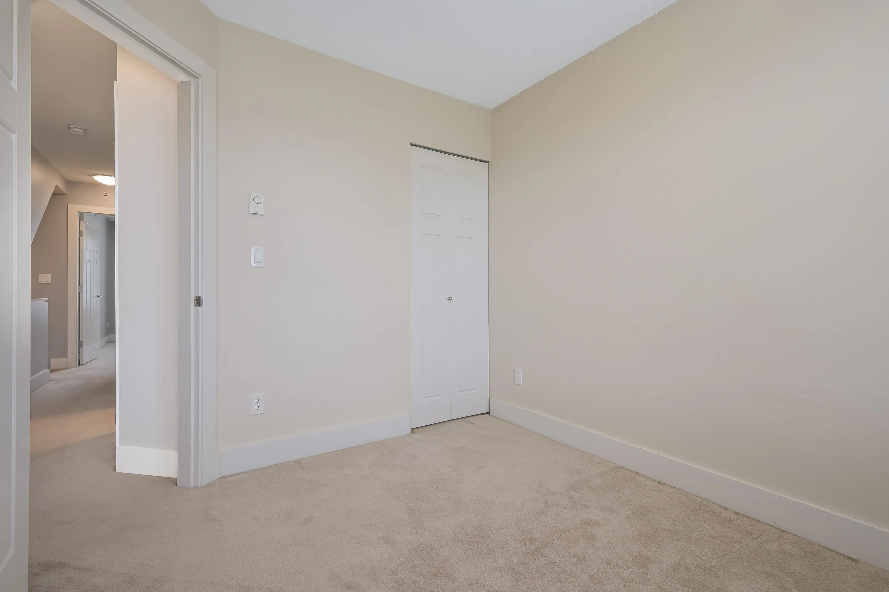93 15833 26 Avenue