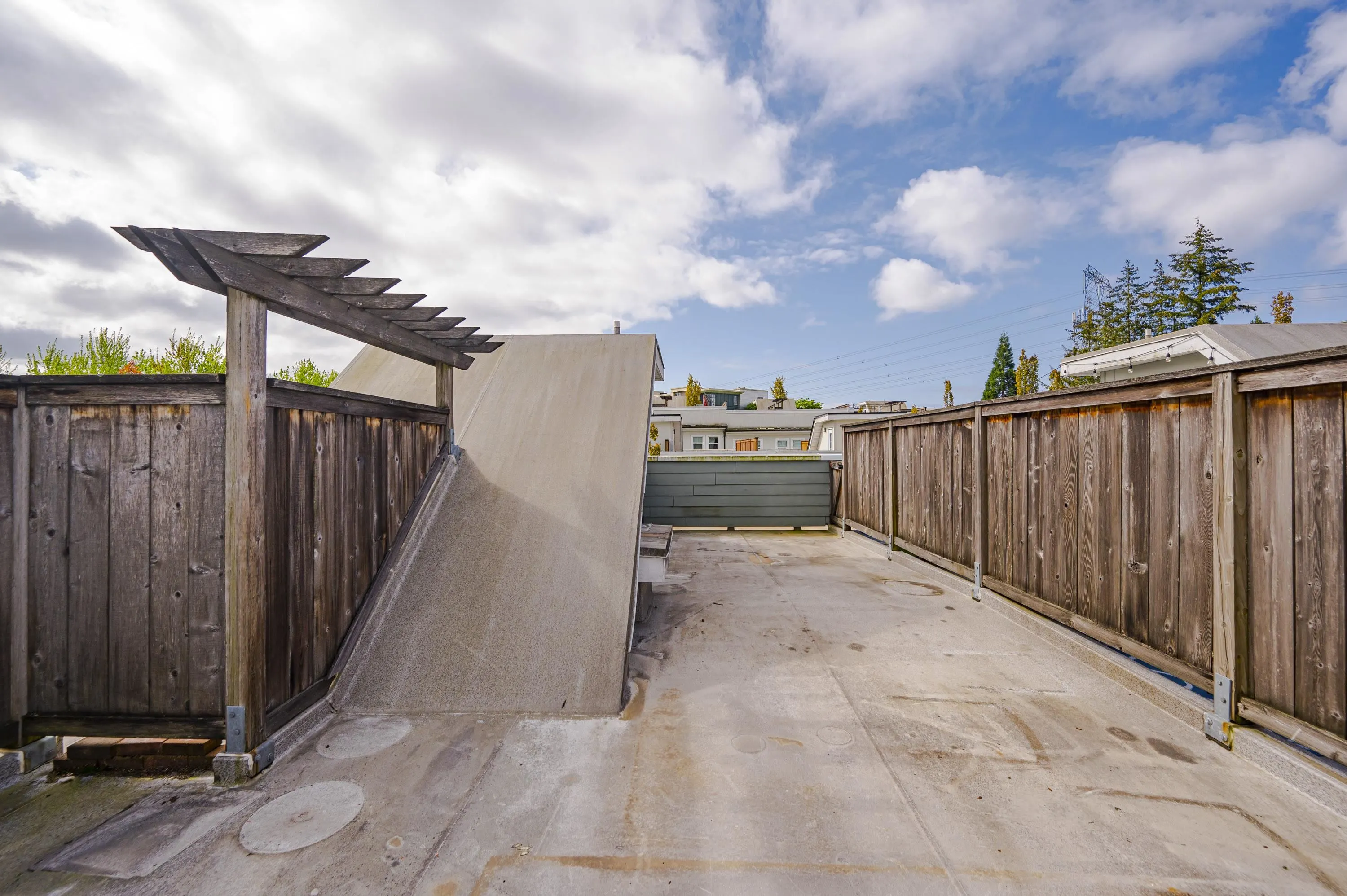 93 15833 26 Avenue
