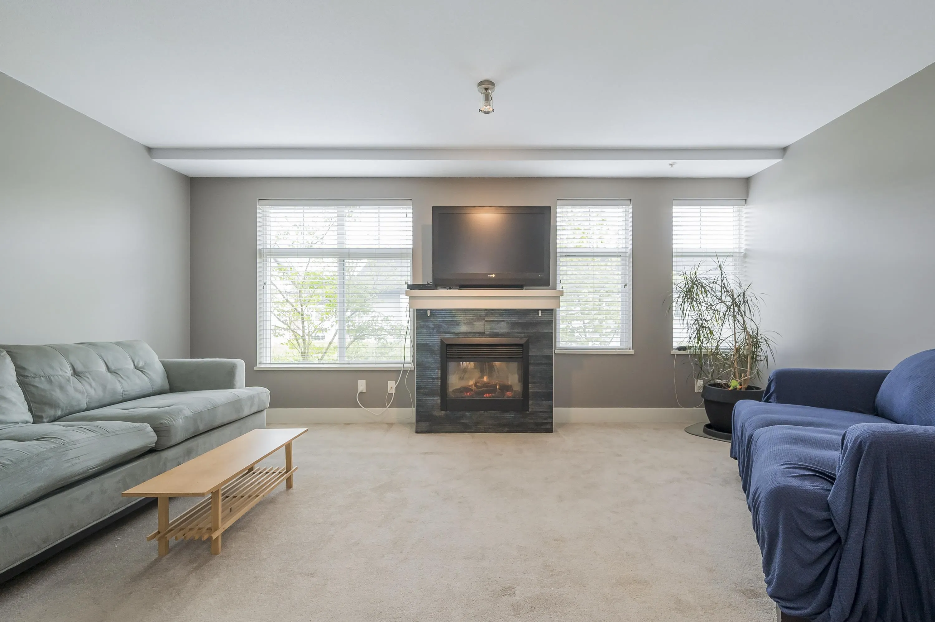 93 15833 26 Avenue