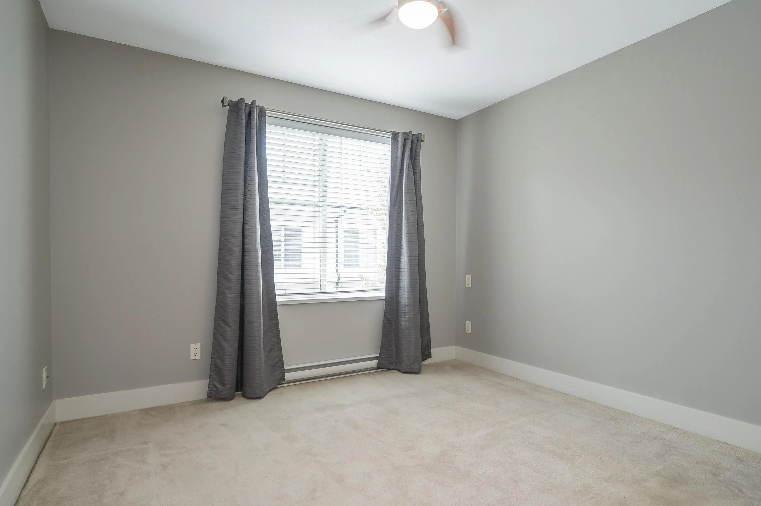 93 15833 26 Avenue