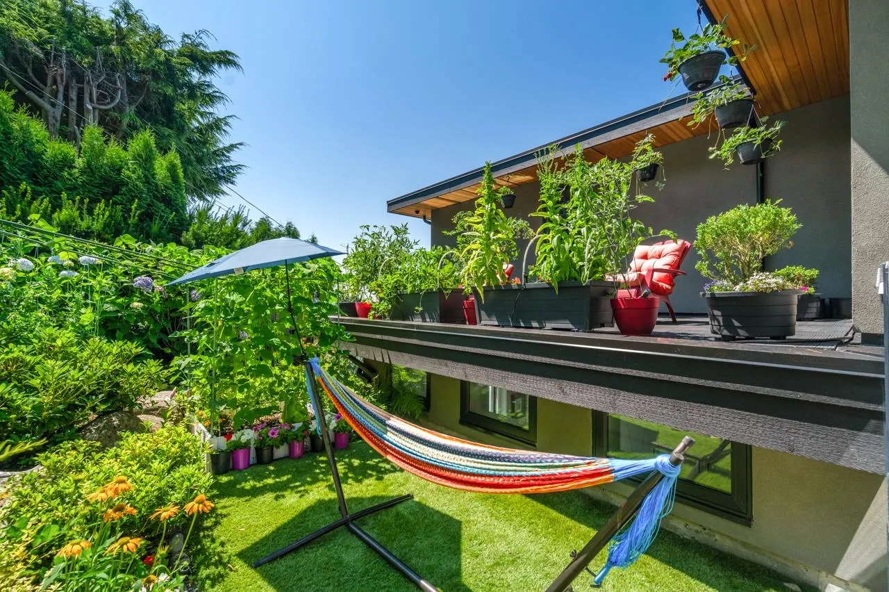 7326 Ridge Drive