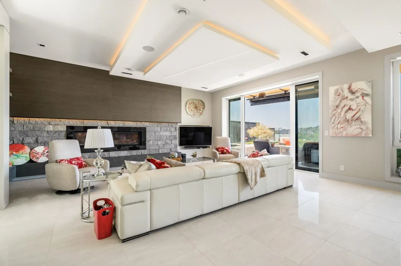 7326 Ridge Drive