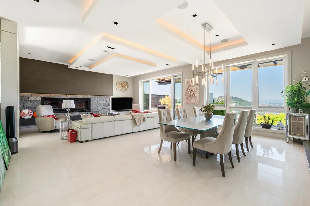7326 Ridge Drive