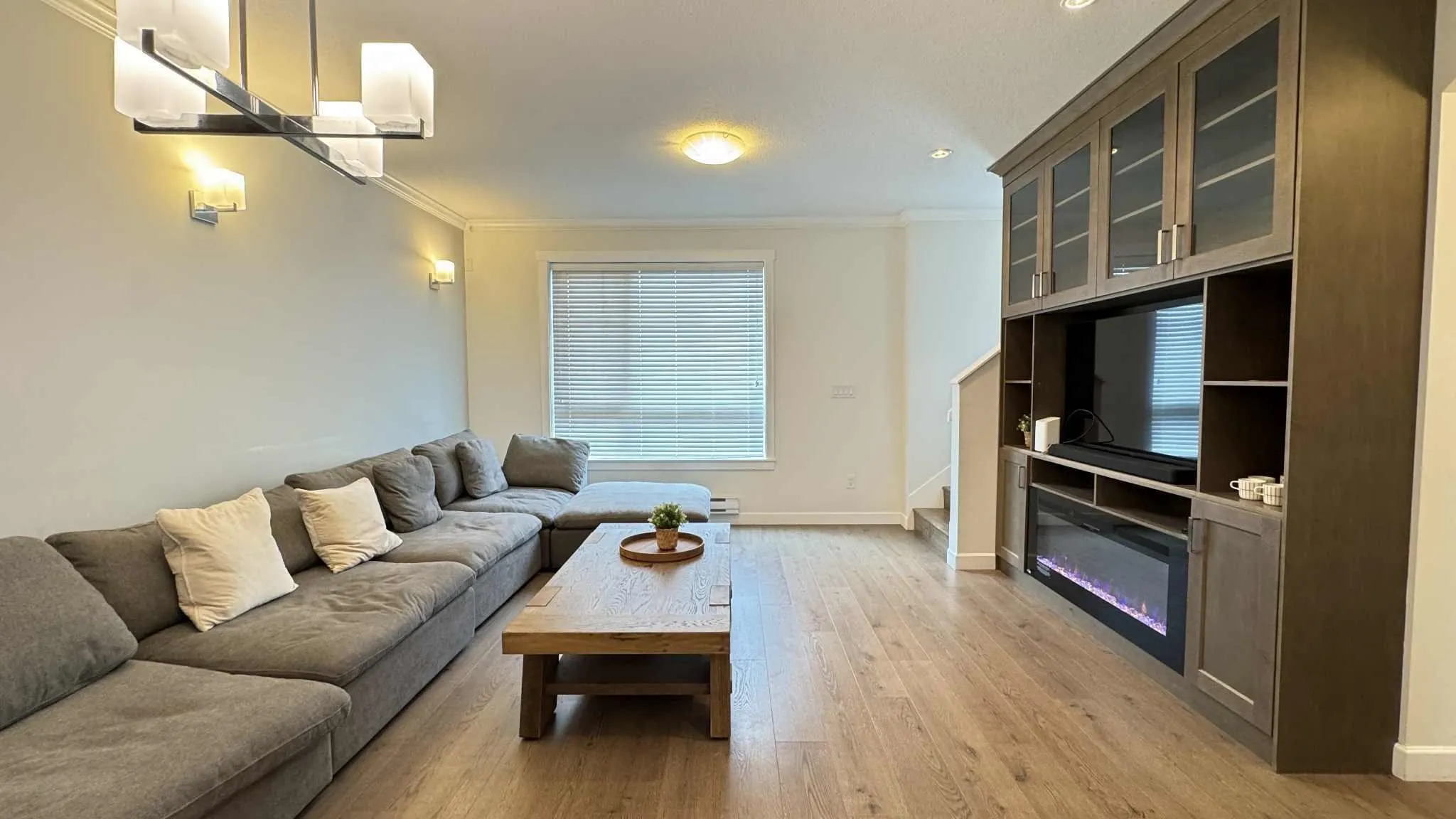 13 16127 87 Avenue