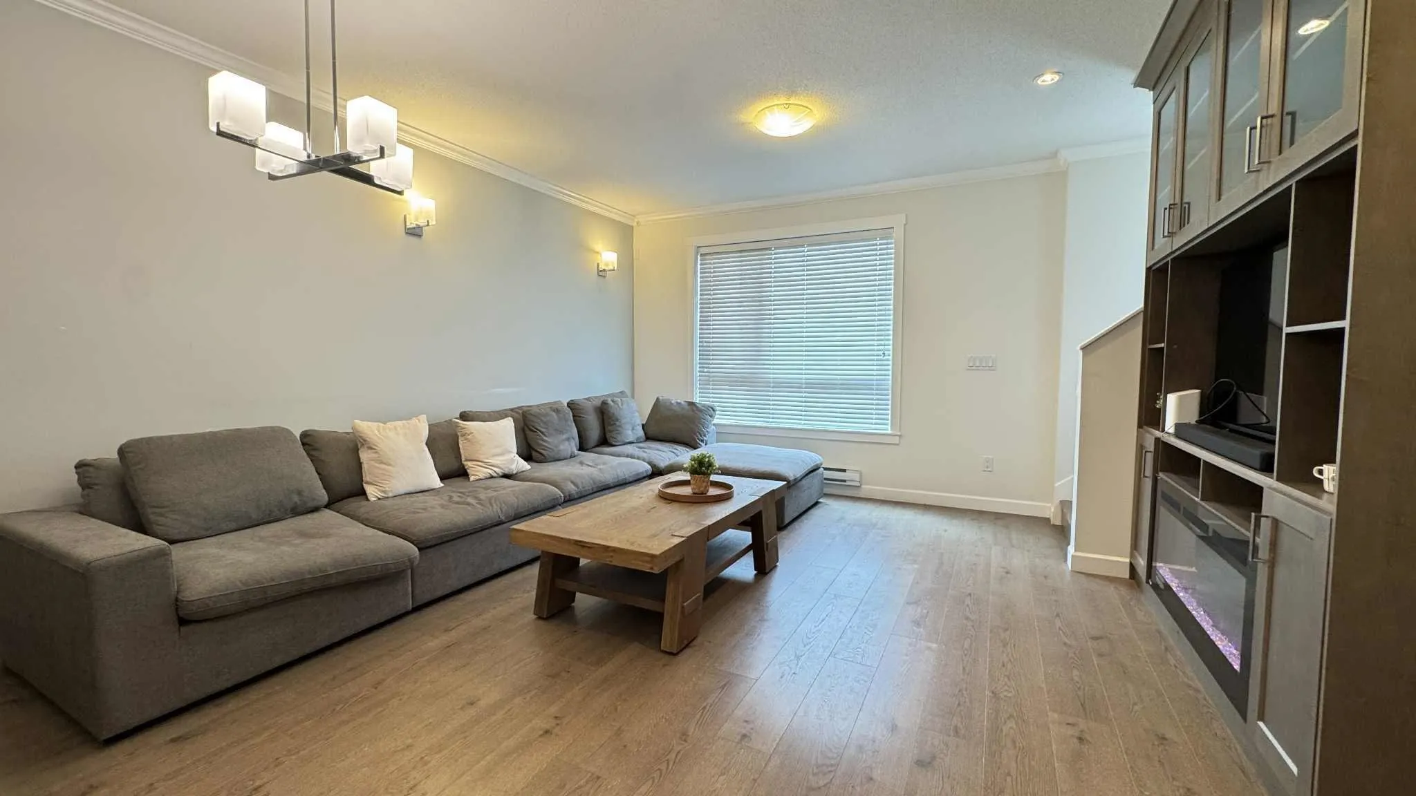 13 16127 87 Avenue