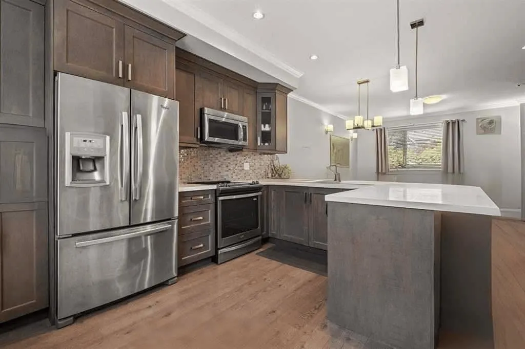 13 16127 87 Avenue