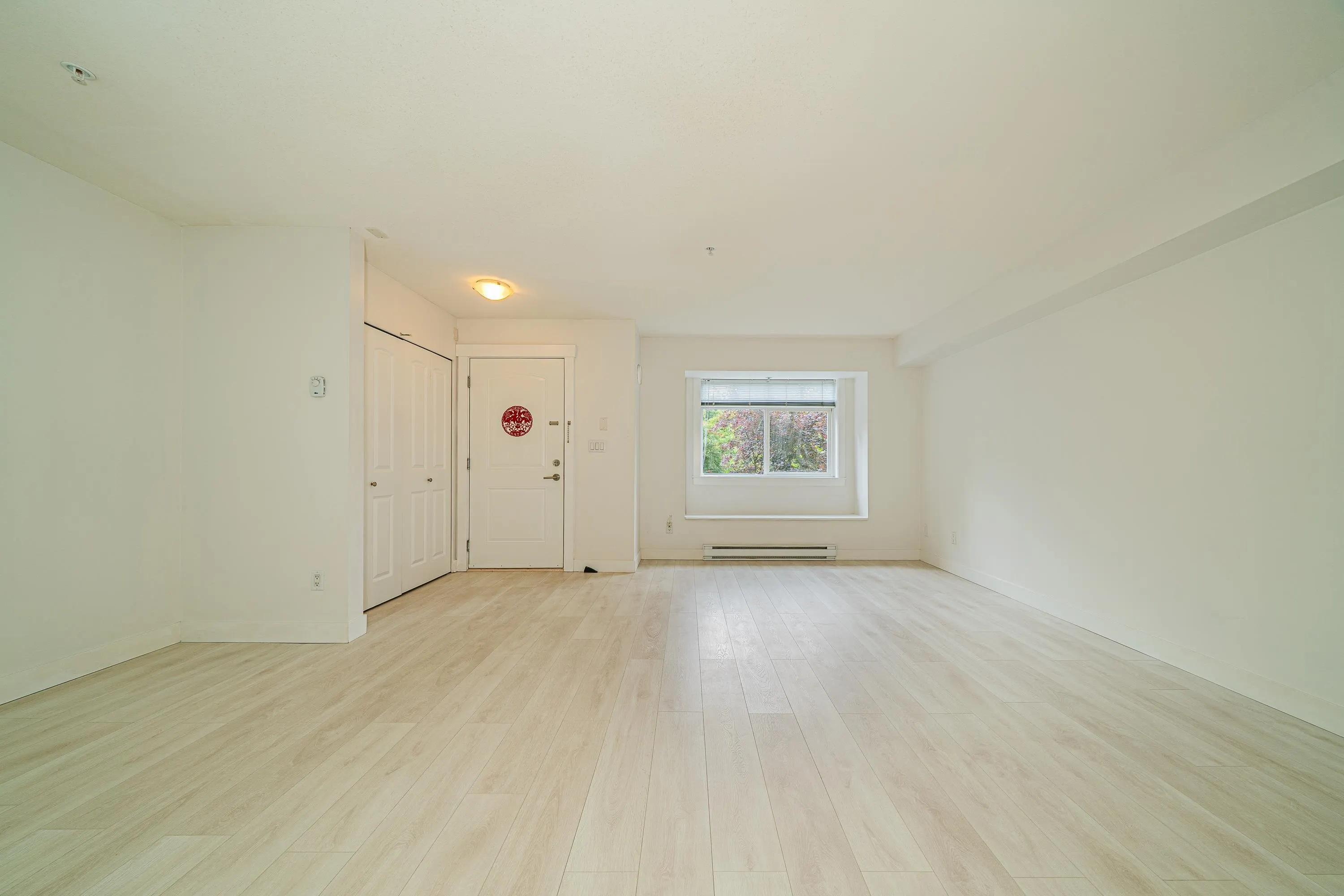 24 7428 14th Avenue