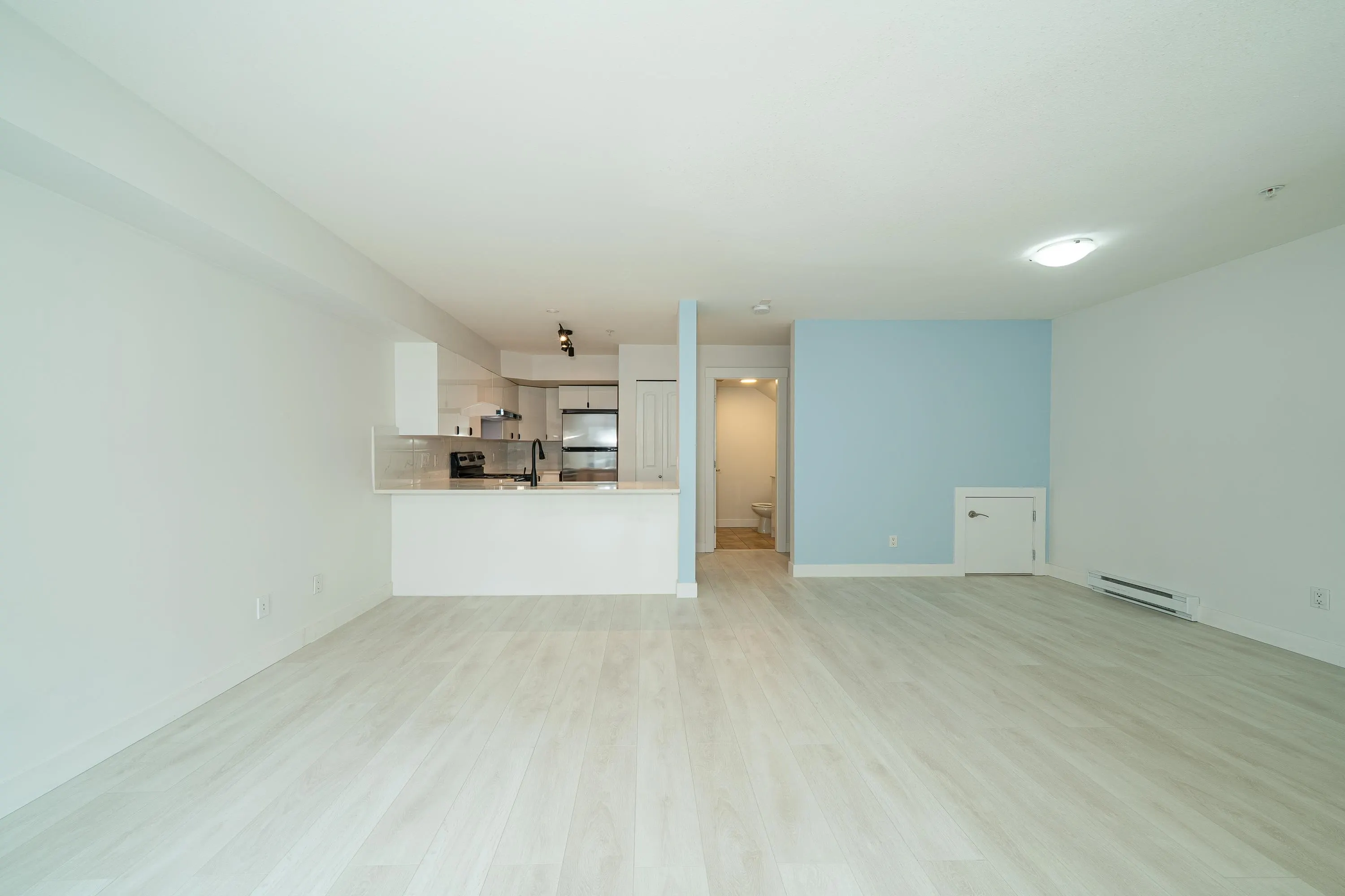 24 7428 14th Avenue
