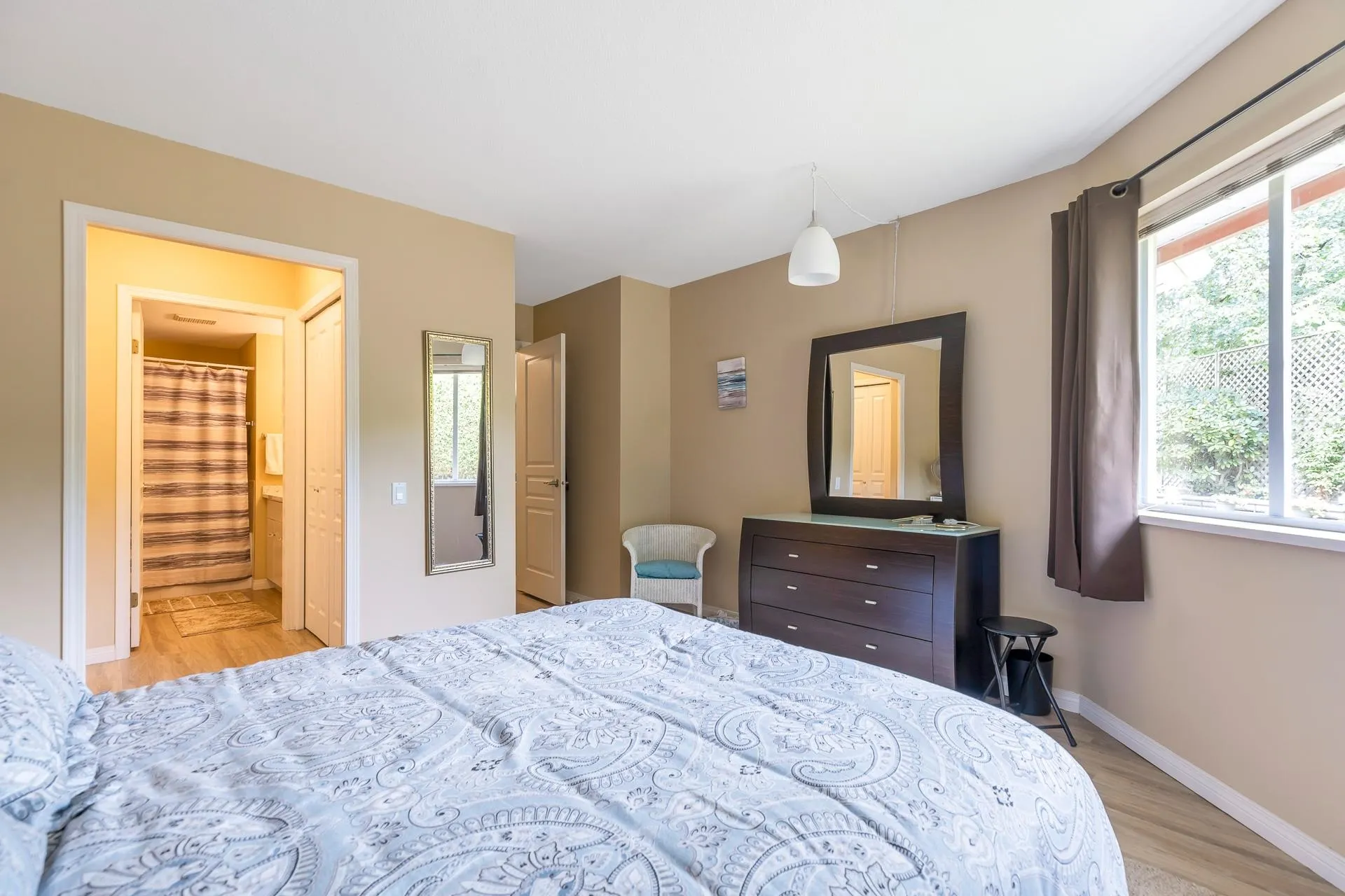 5 31406 Upper Maclure Road