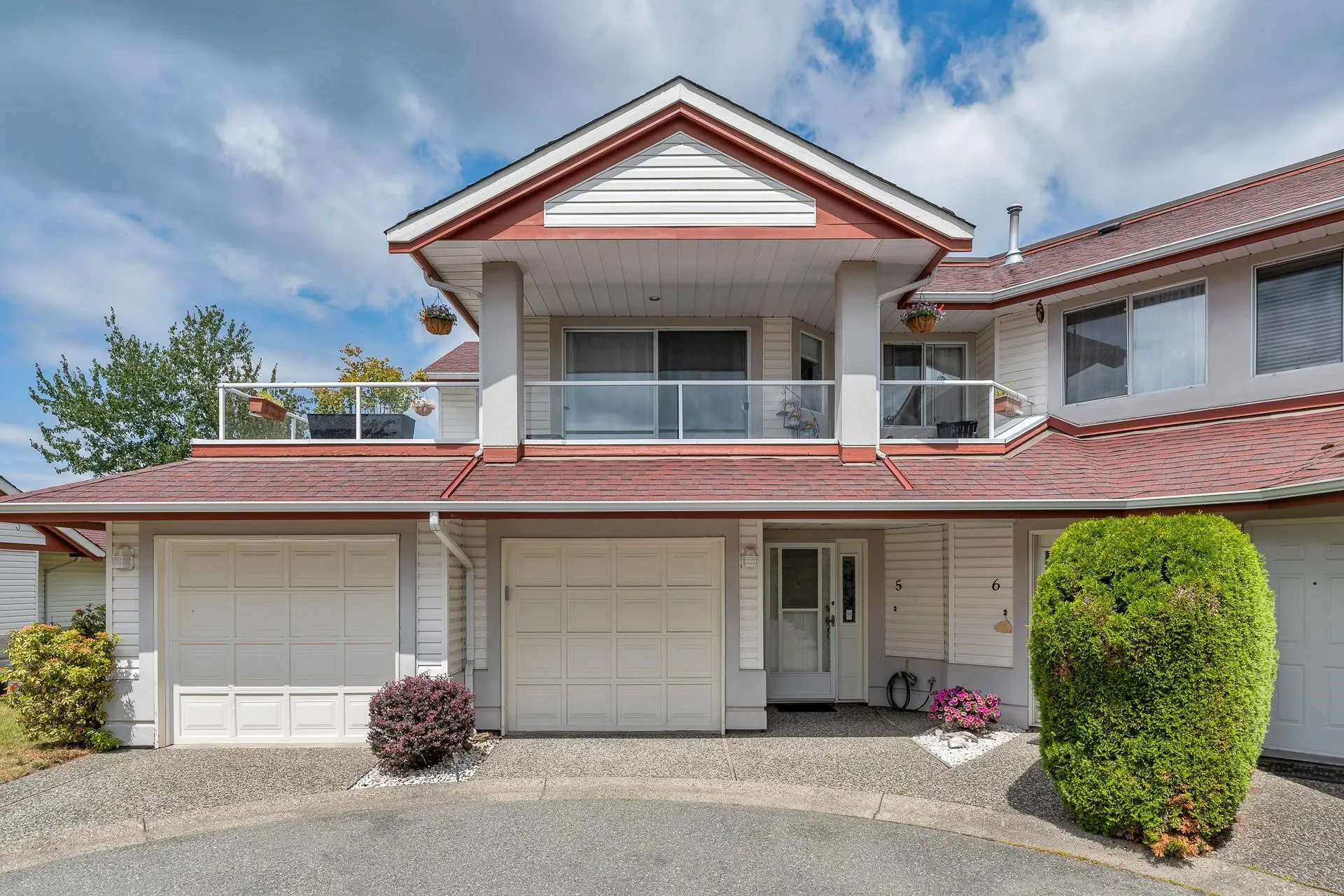 5 31406 Upper Maclure Road