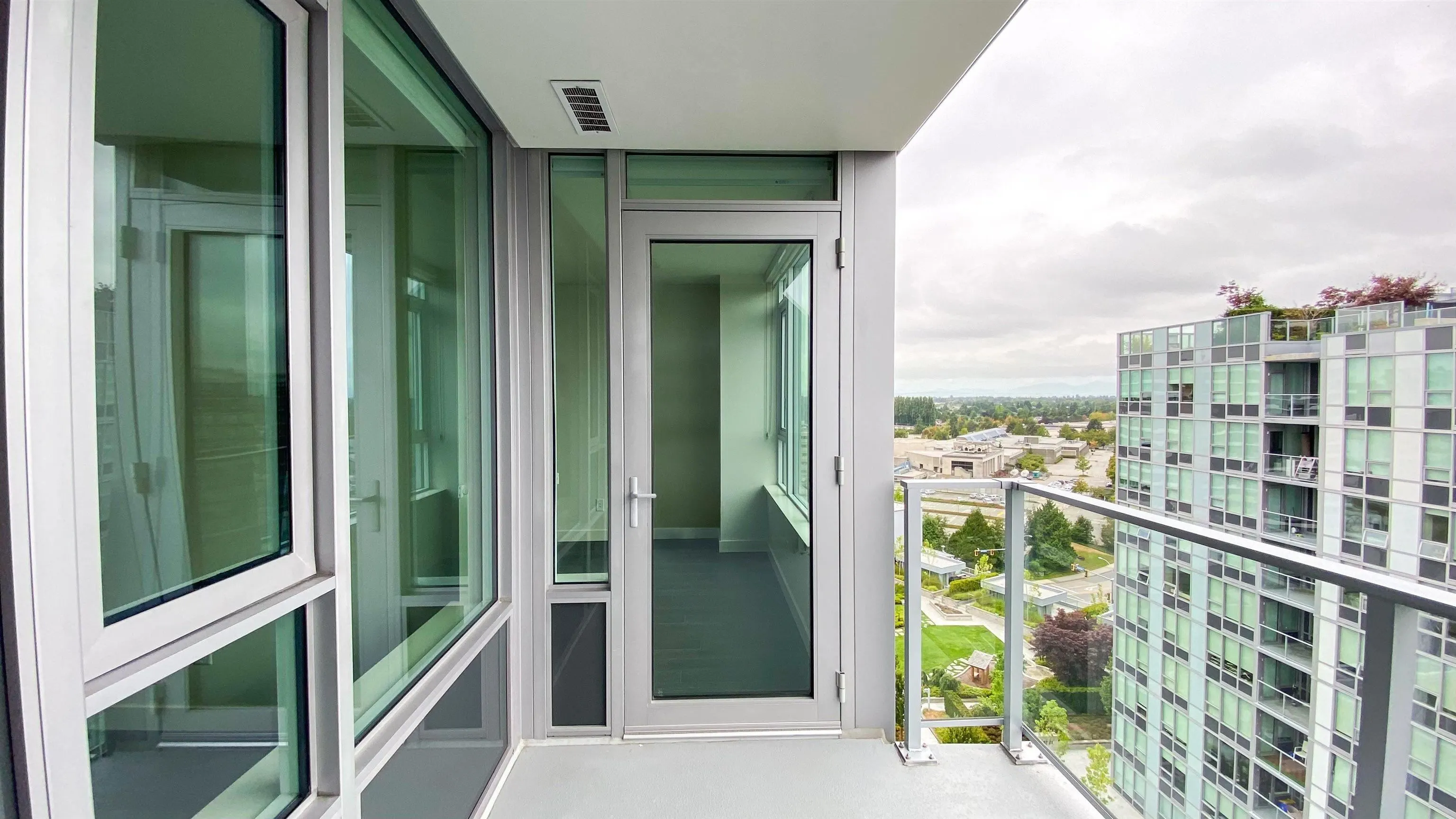 1706 7488 Lansdowne Road