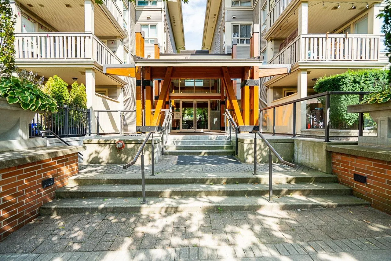 217 801 Klahanie Drive