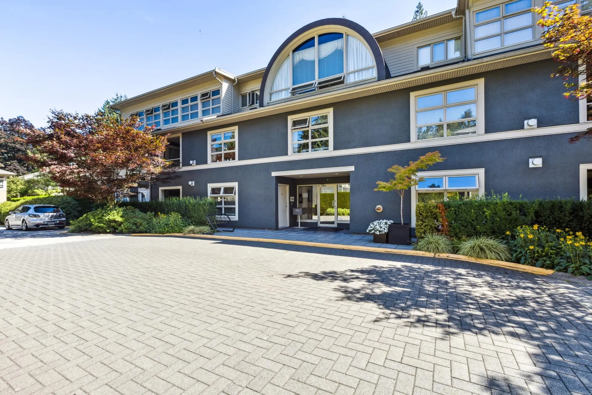 303 3750 Edgemont Boulevard