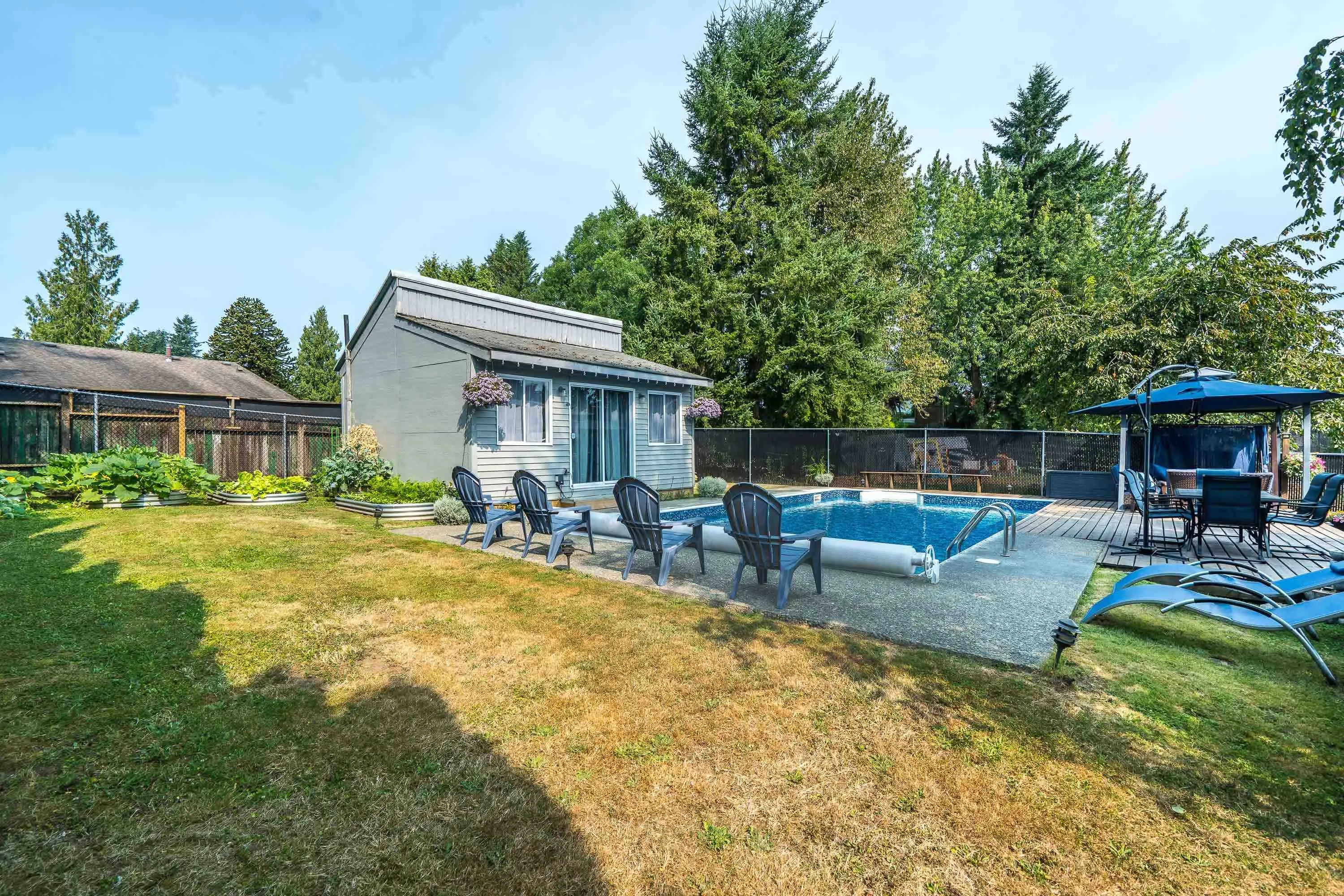8261 Dogwood Street