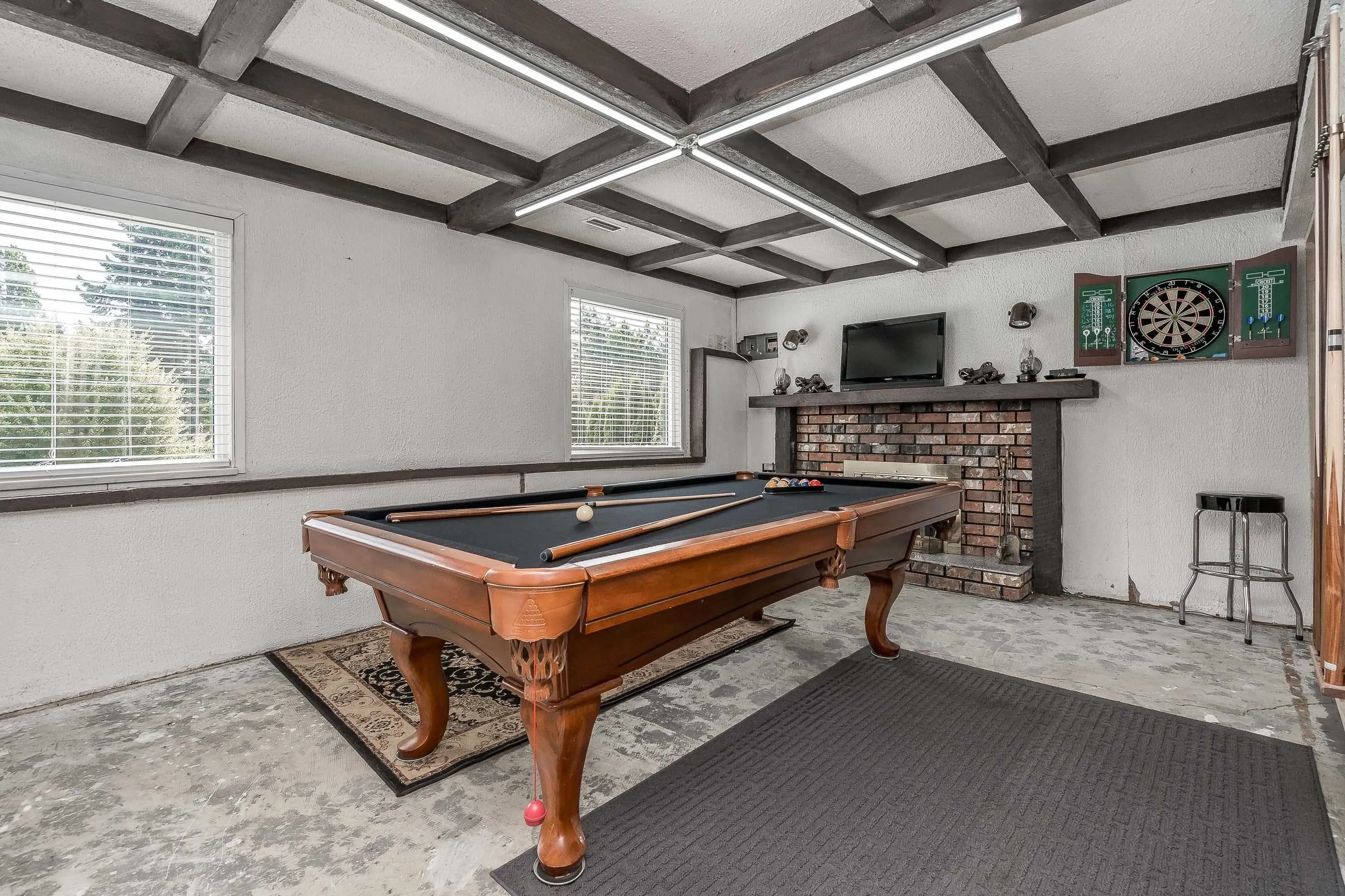 8261 Dogwood Street
