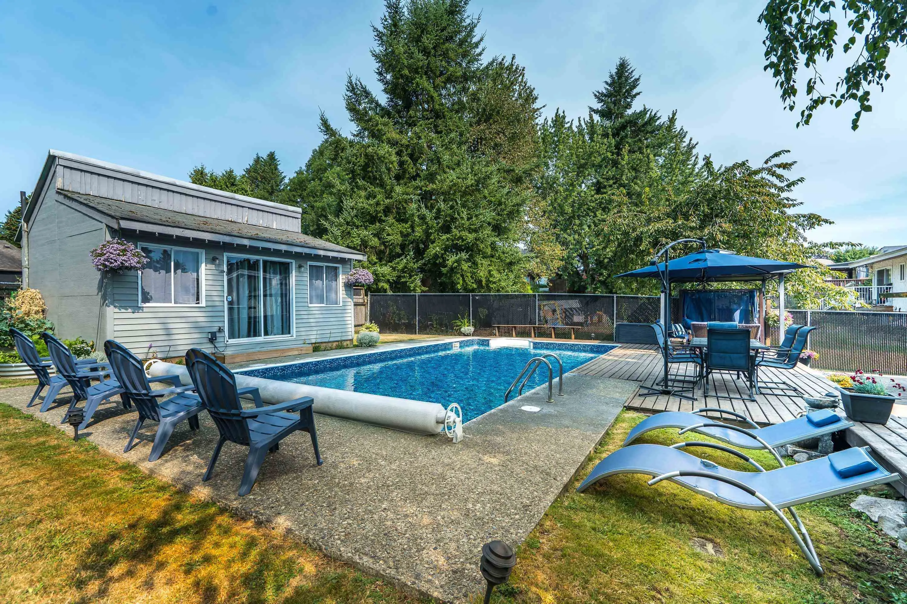 8261 Dogwood Street