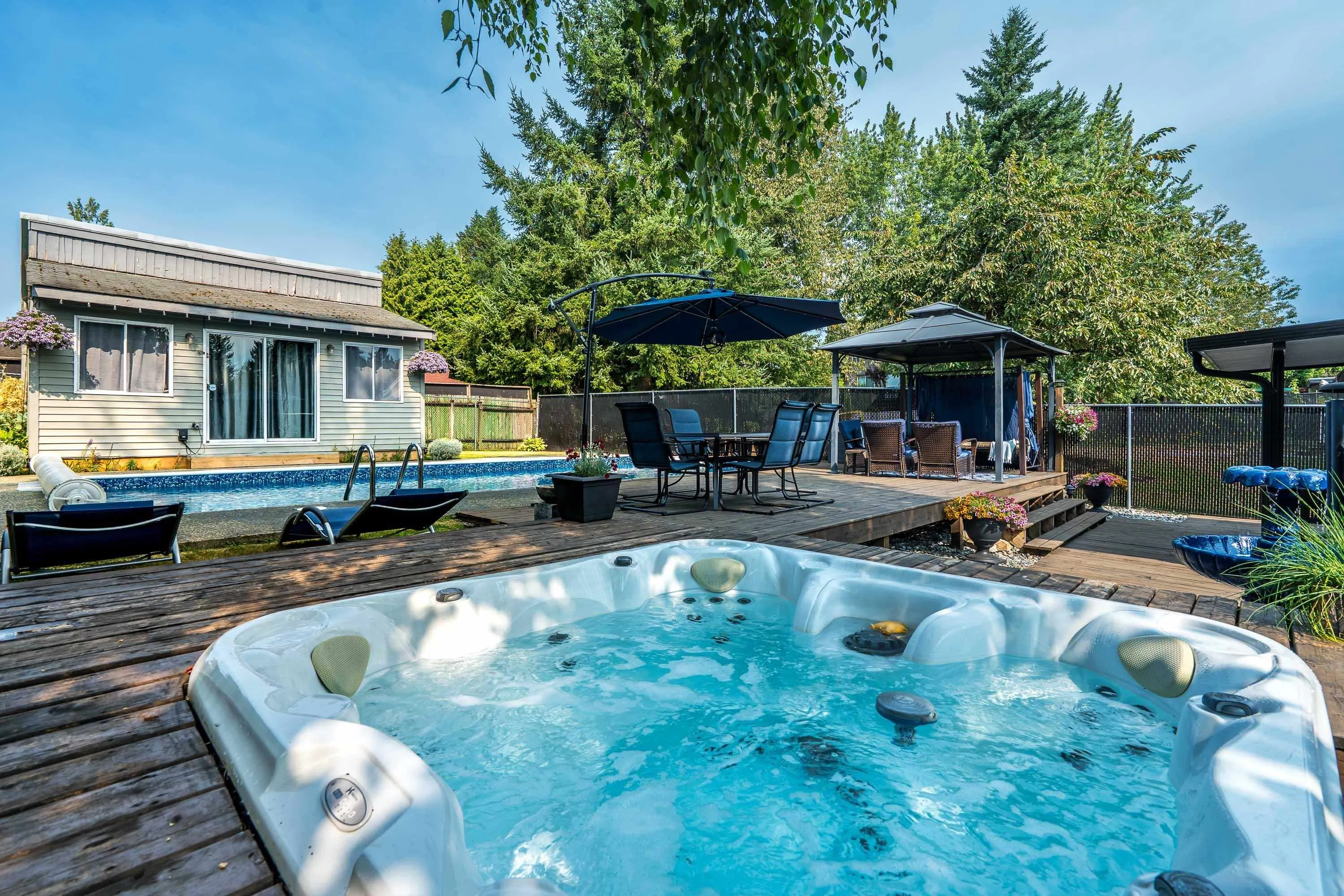 8261 Dogwood Street