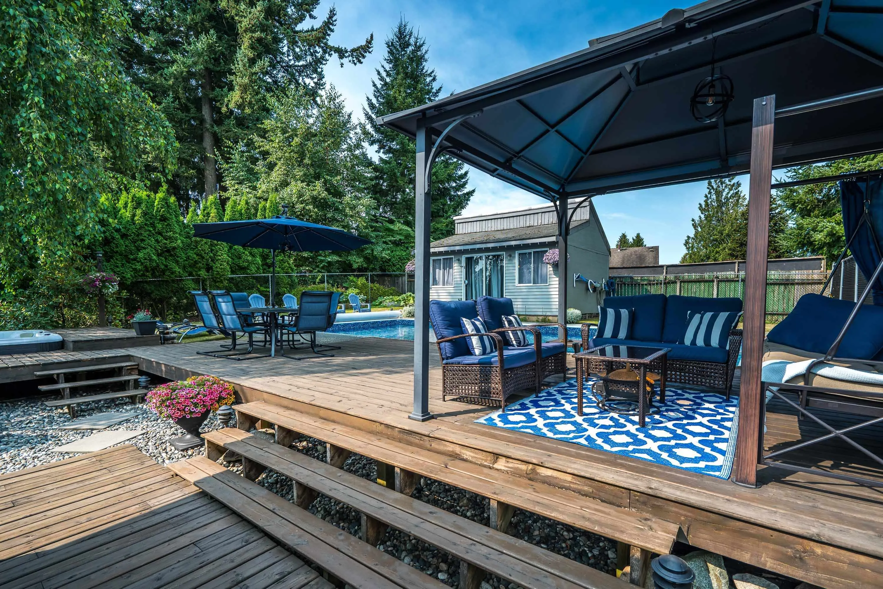 8261 Dogwood Street