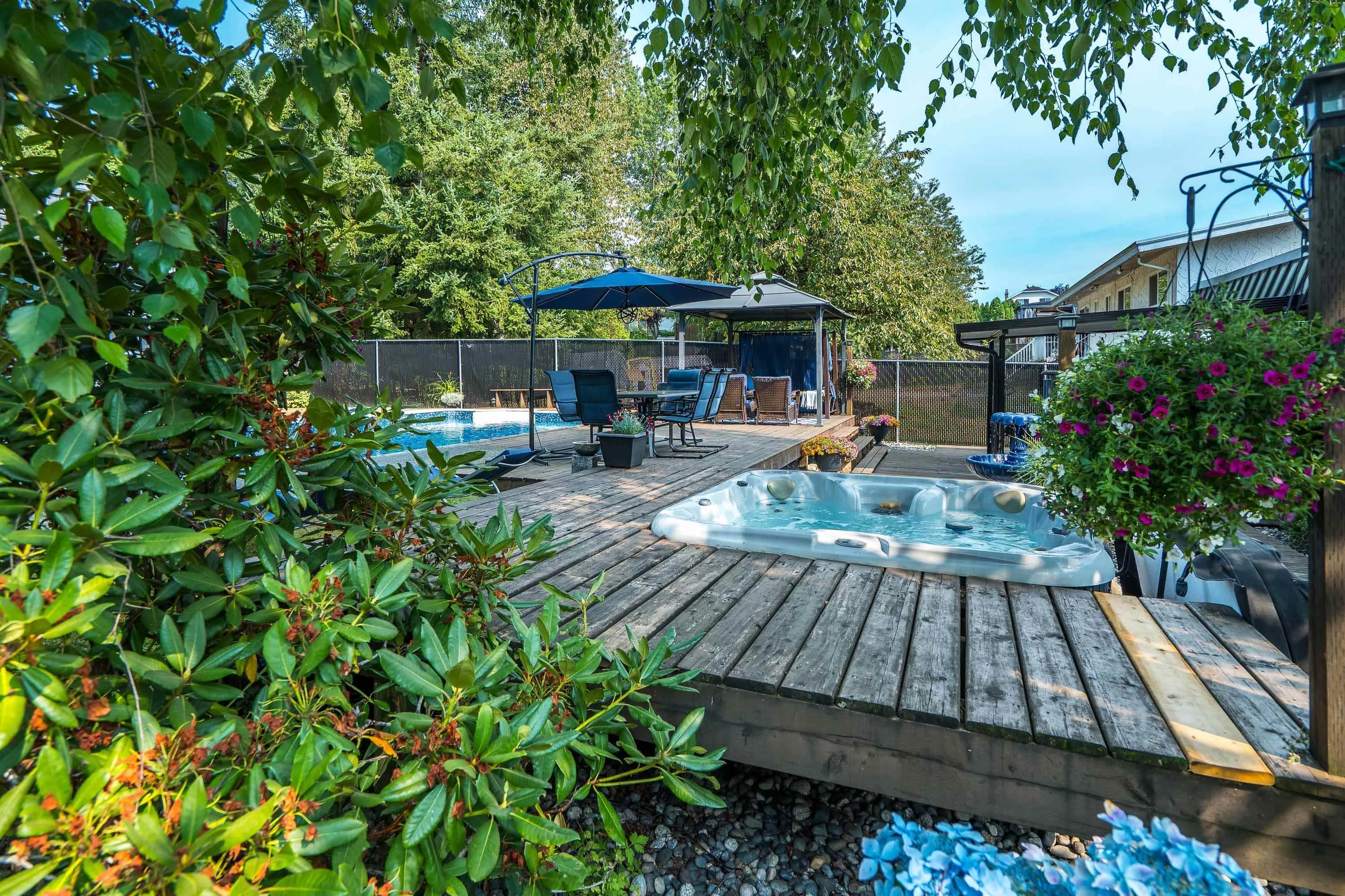 8261 Dogwood Street
