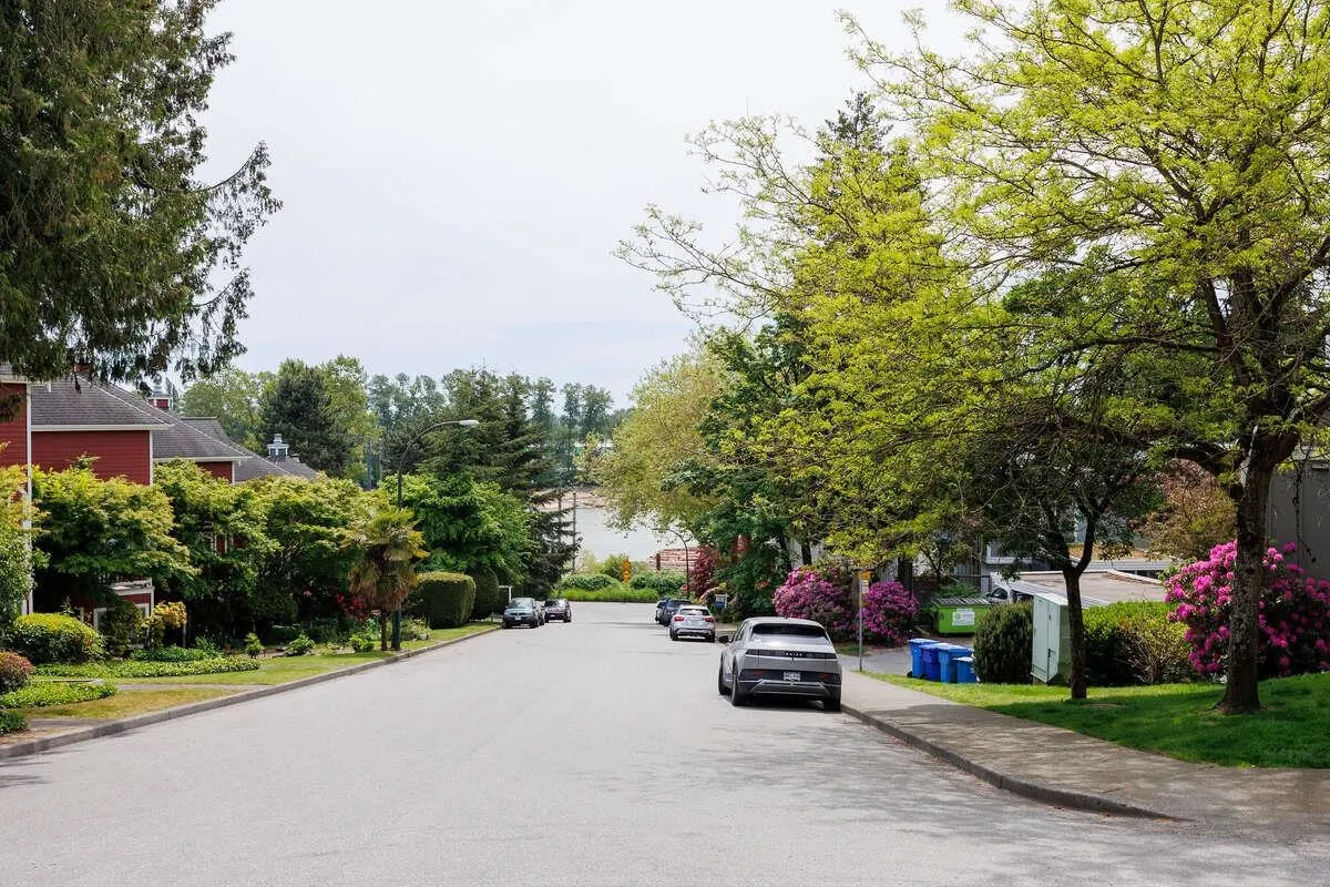 202 2250 SE Marine Drive