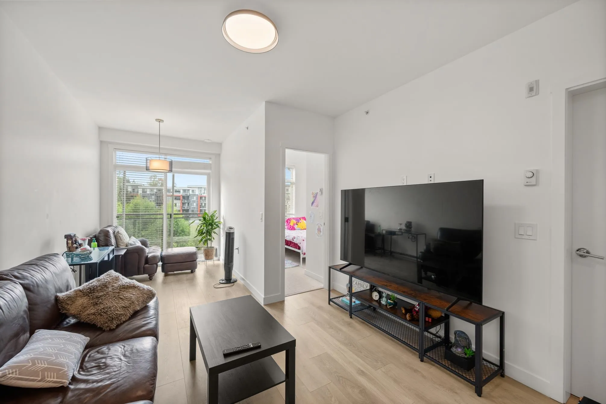 424 5415 Brydon Crescent
