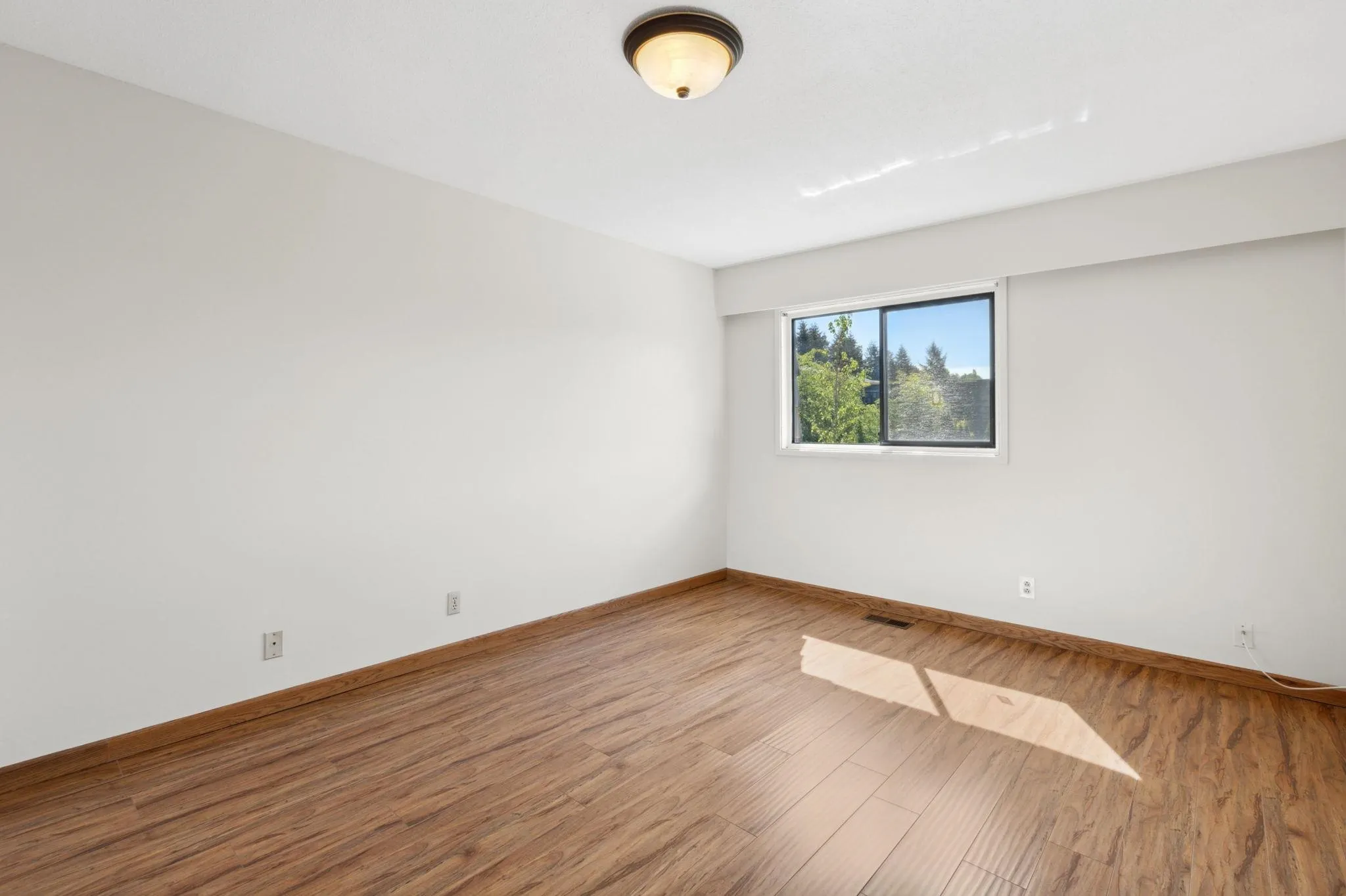 1142 Premier Street