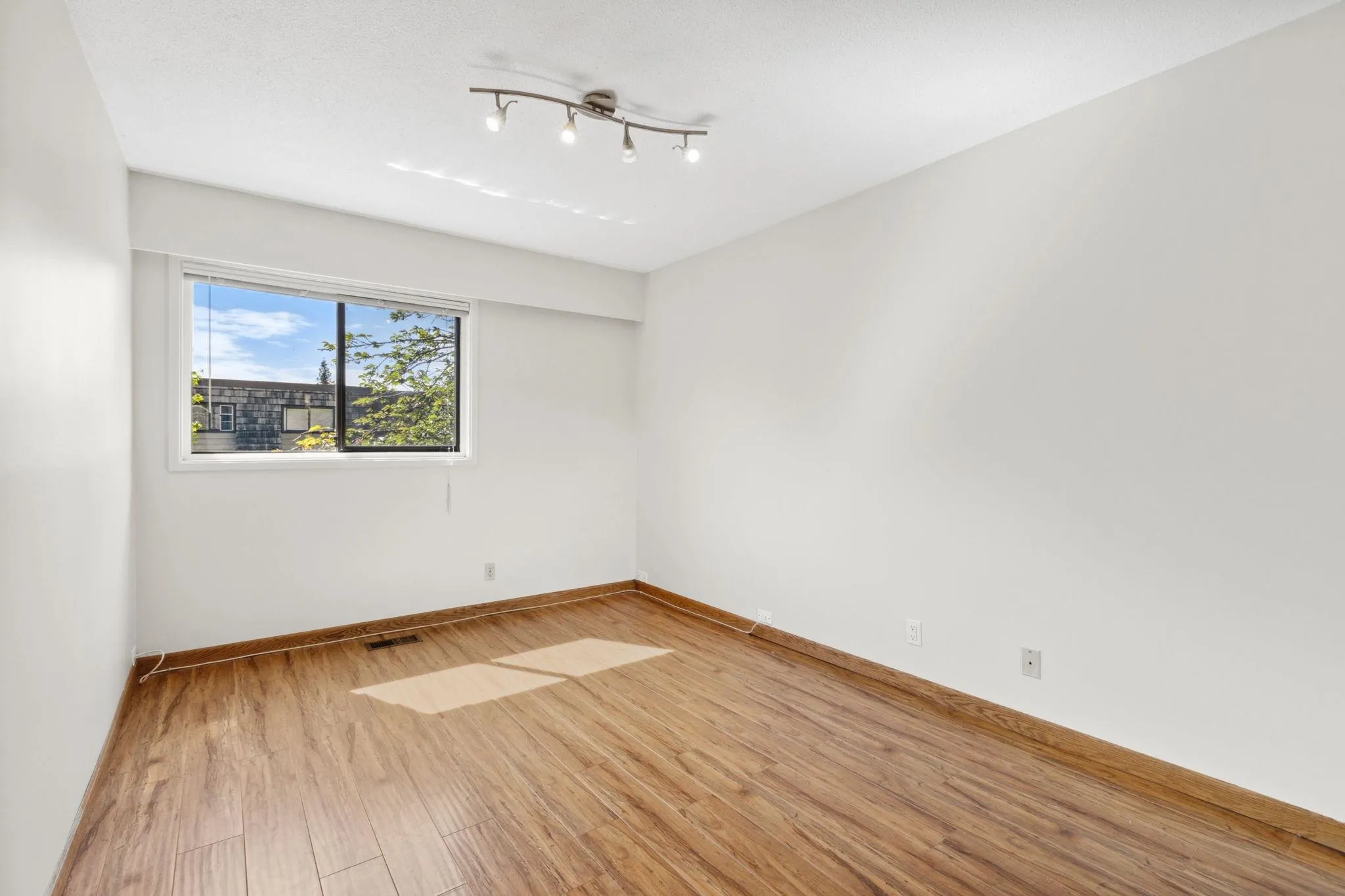 1142 Premier Street