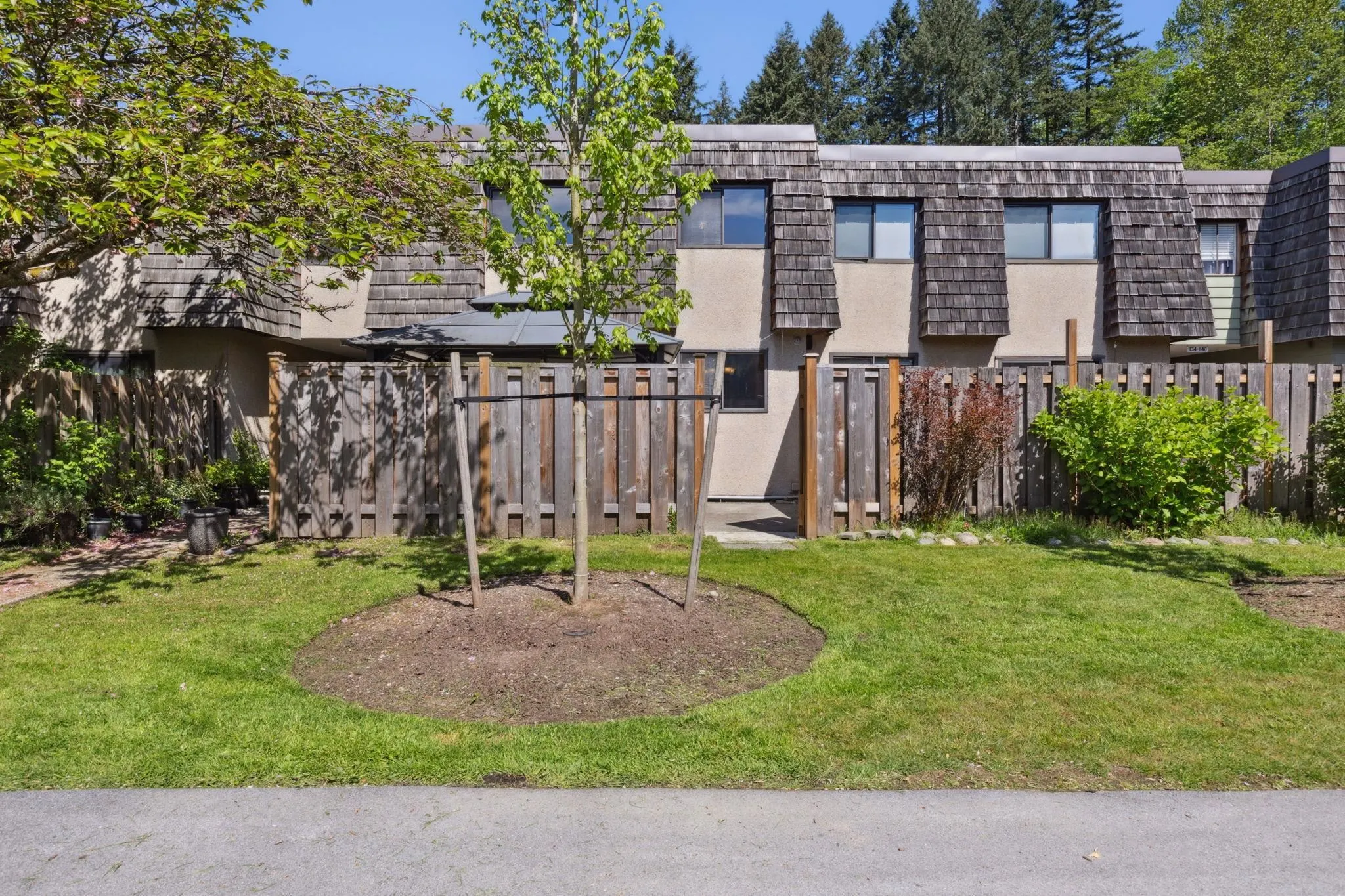 1142 Premier Street