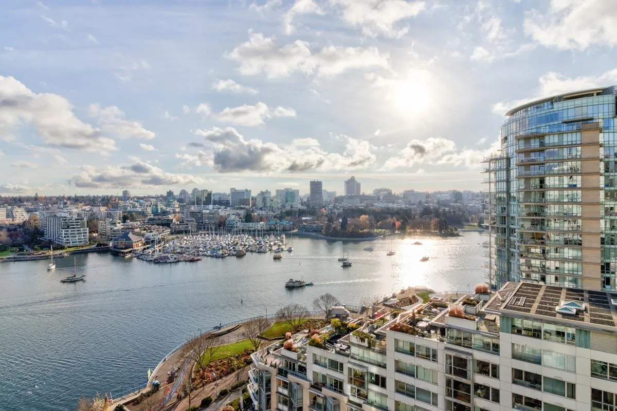 1803 1228 Marinaside Crescent