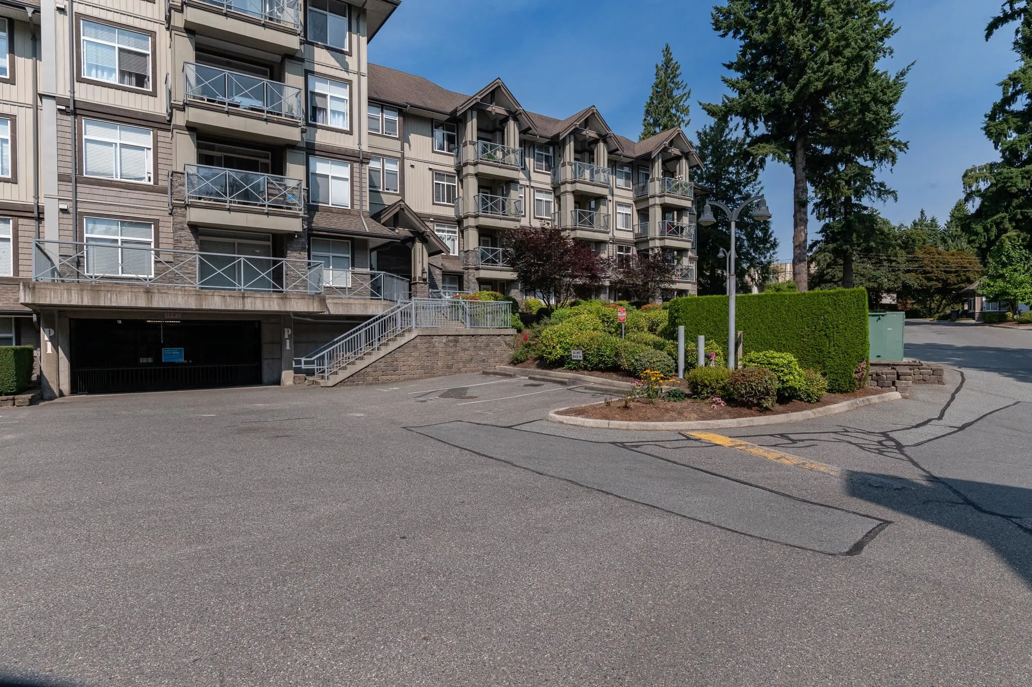 312 33318 E Bourquin Crescent