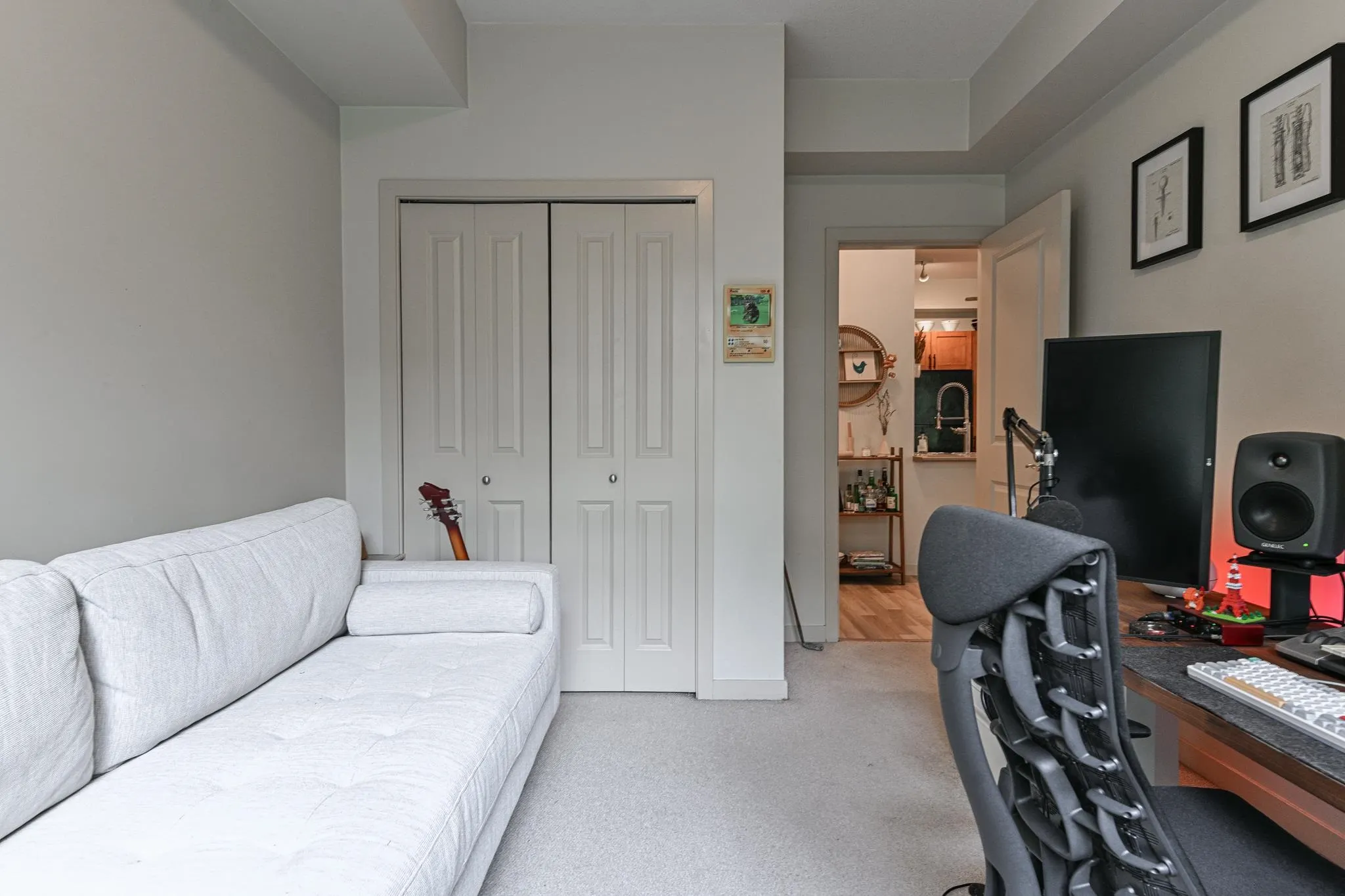 312 33318 E Bourquin Crescent