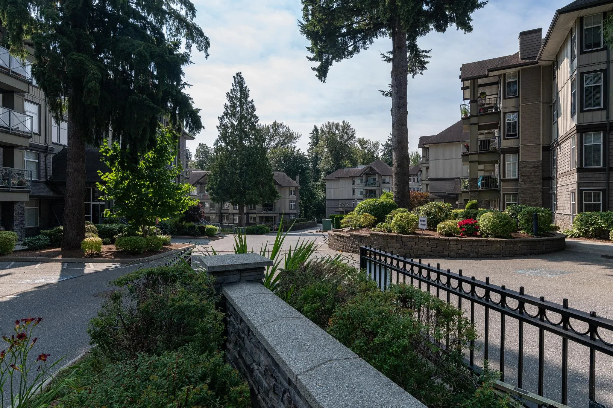 312 33318 E Bourquin Crescent