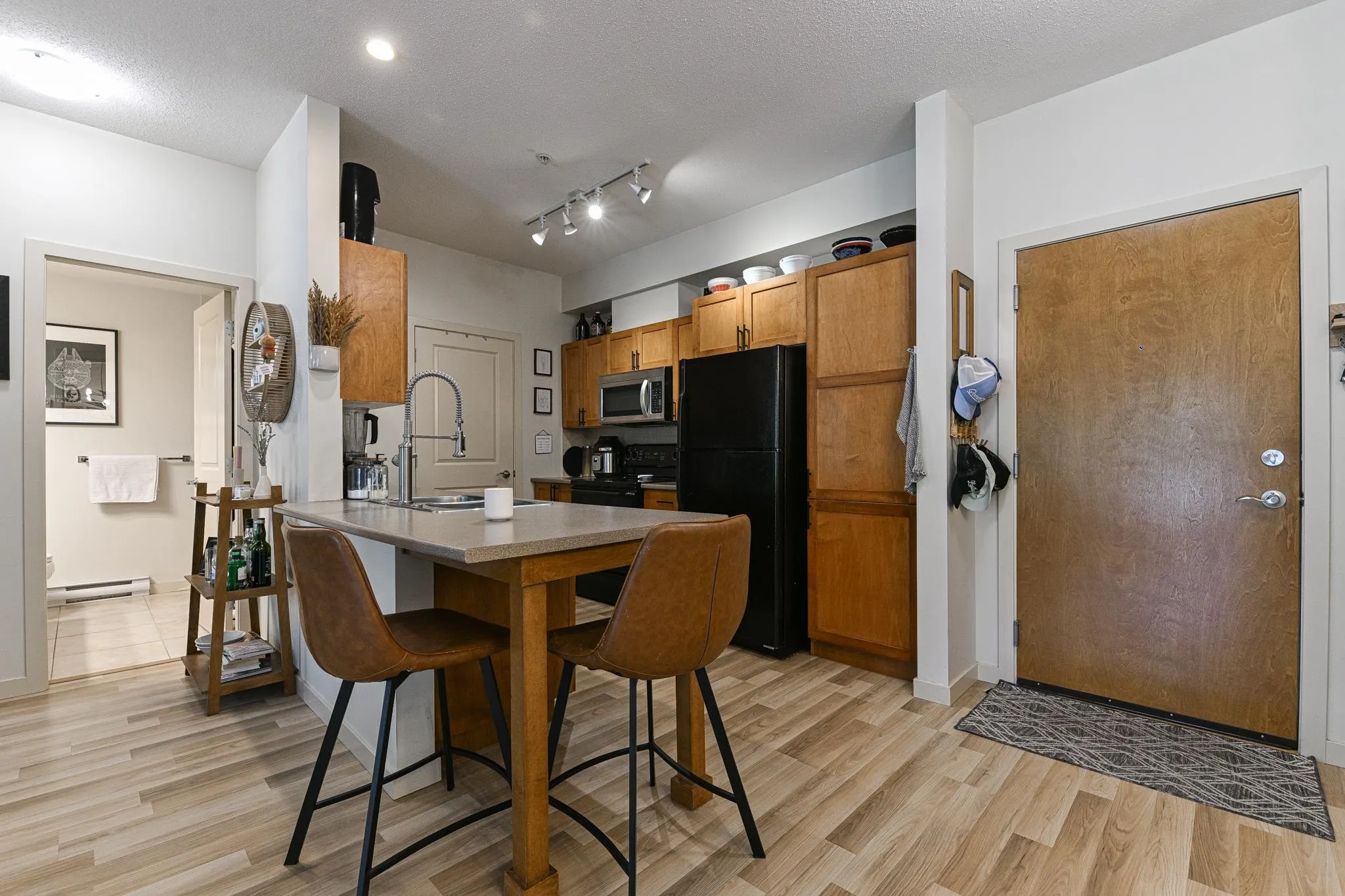 312 33318 E Bourquin Crescent