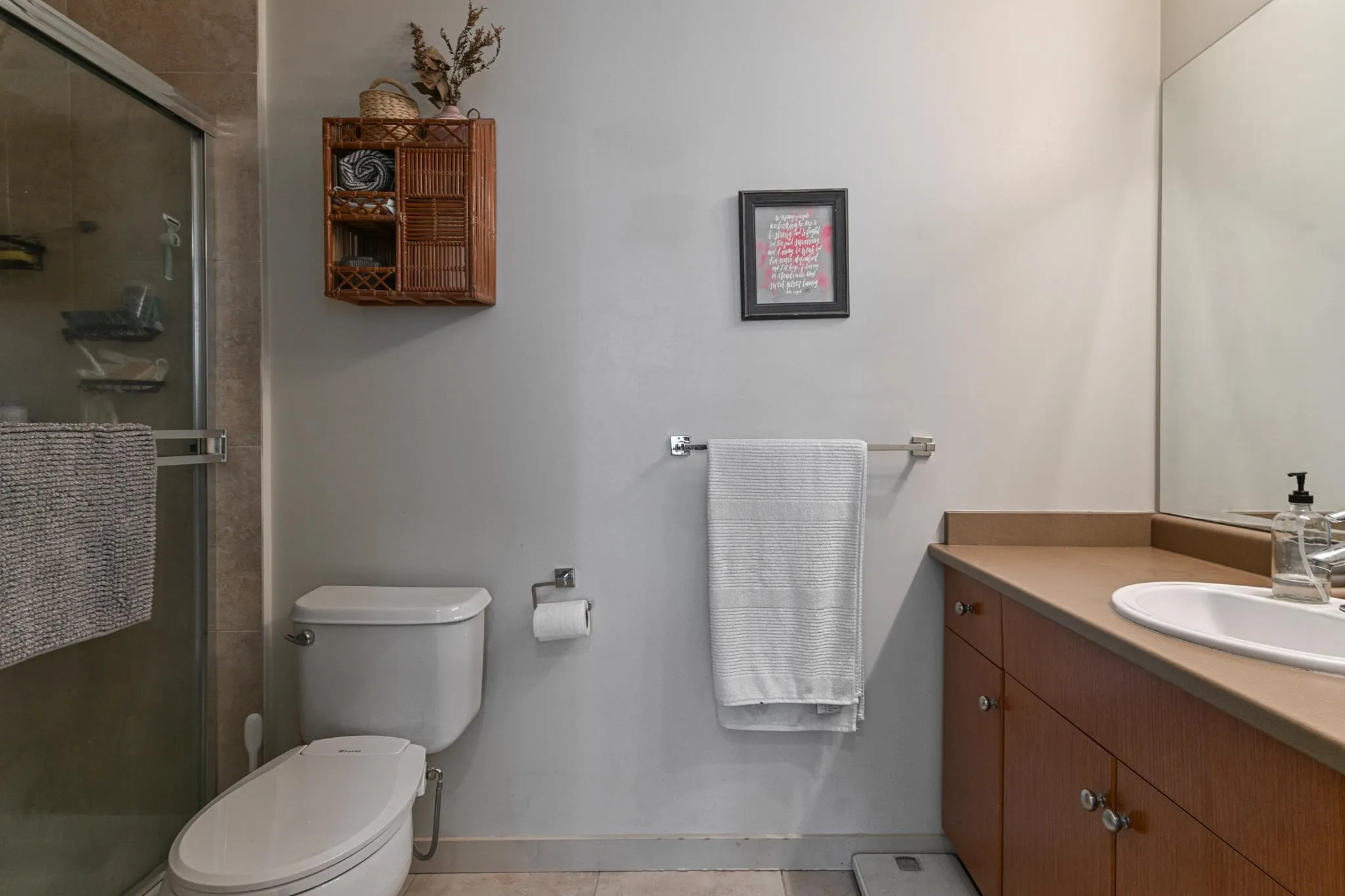 312 33318 E Bourquin Crescent
